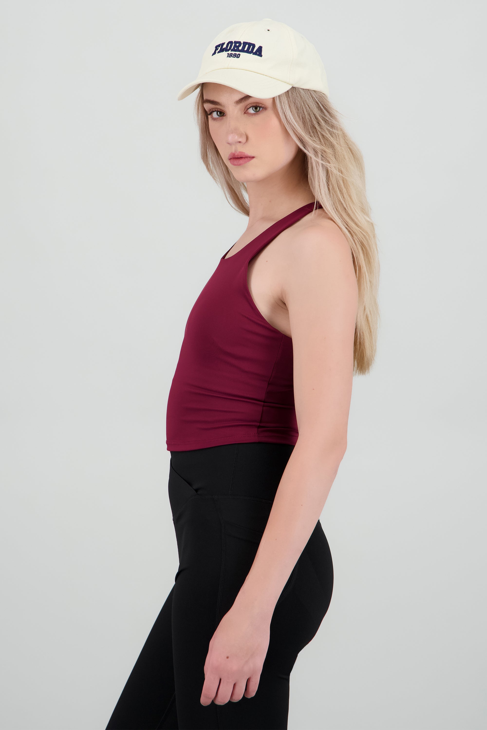 Top deportivo largo espalda cruzada VINO