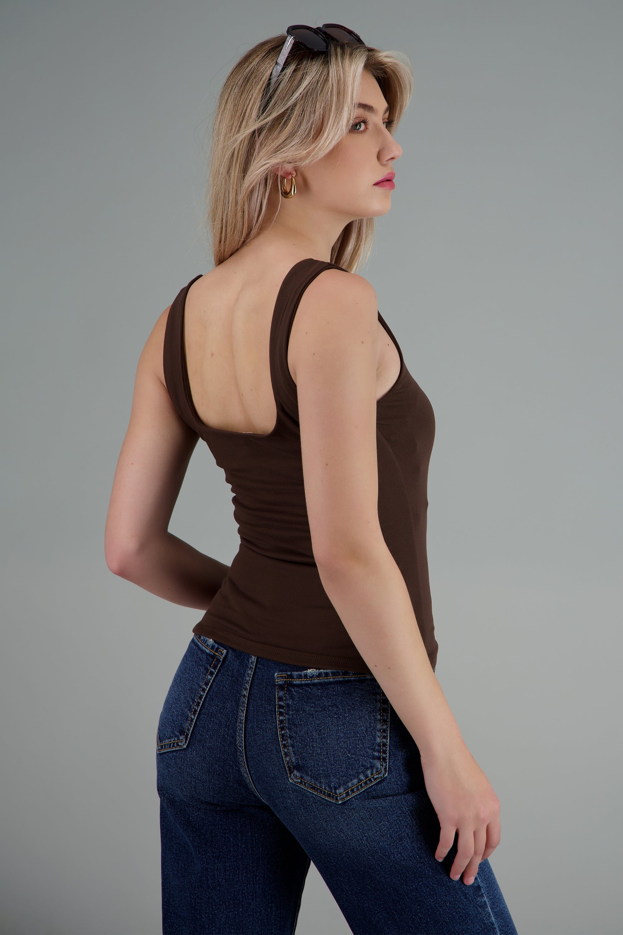 Top con tirantes liso suave CHOCOLATE