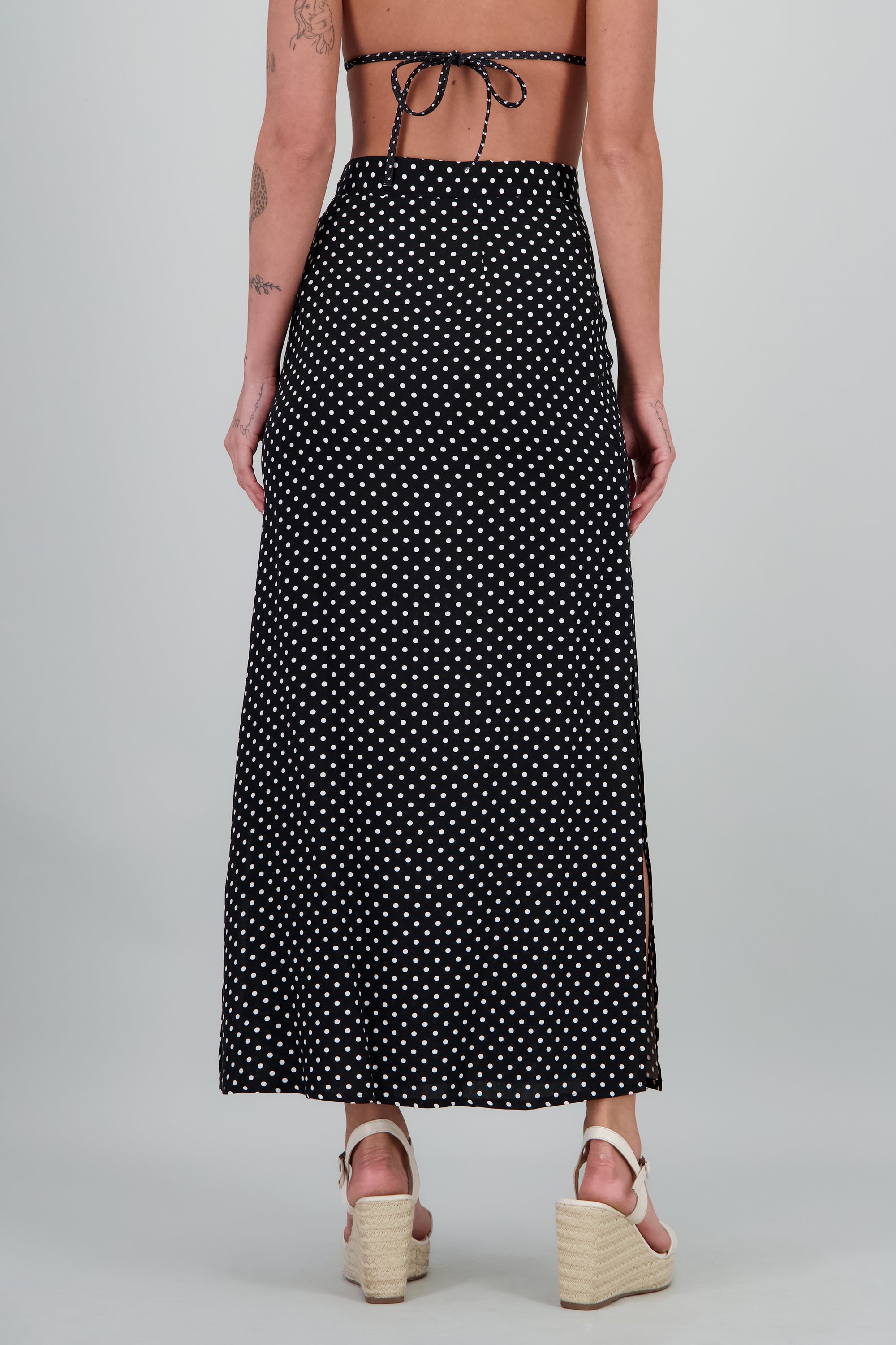 Falda maxi lunares aberturas a los costados NEGRO COMBO