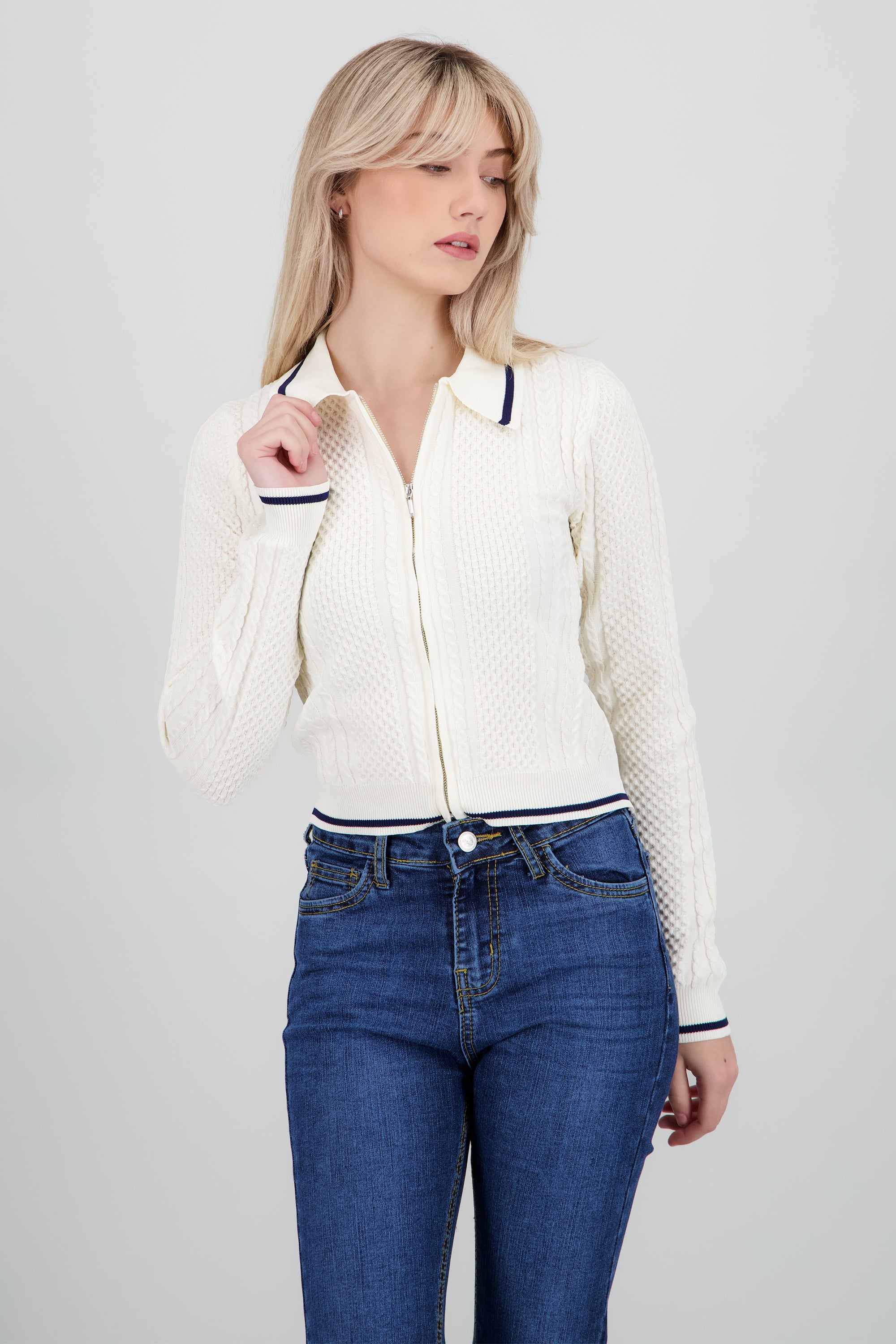 Chamarra tejida linea contrastes CREMA