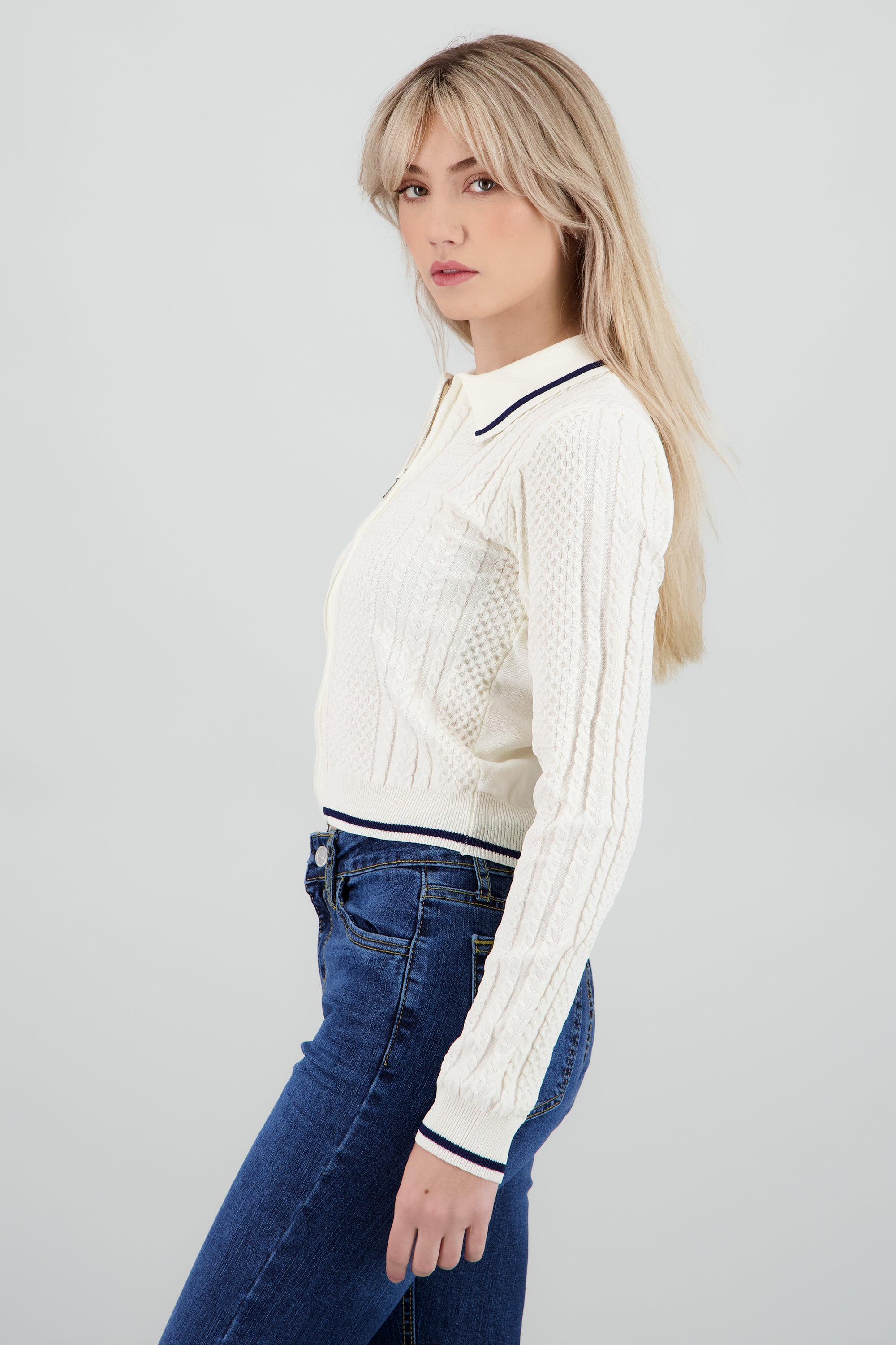 Chamarra tejida linea contrastes CREMA