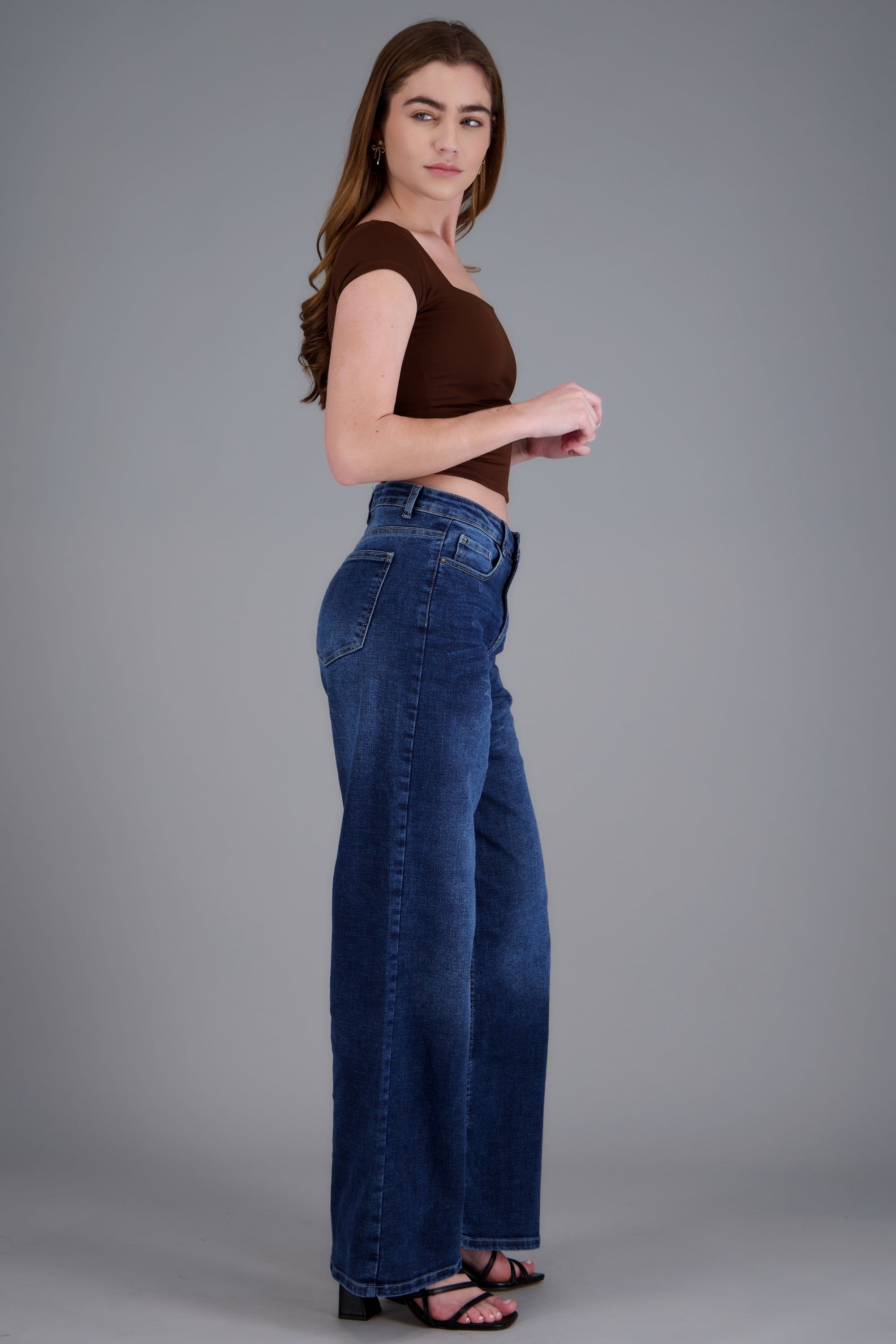 Top basico escote cuadrado CHOCOLATE