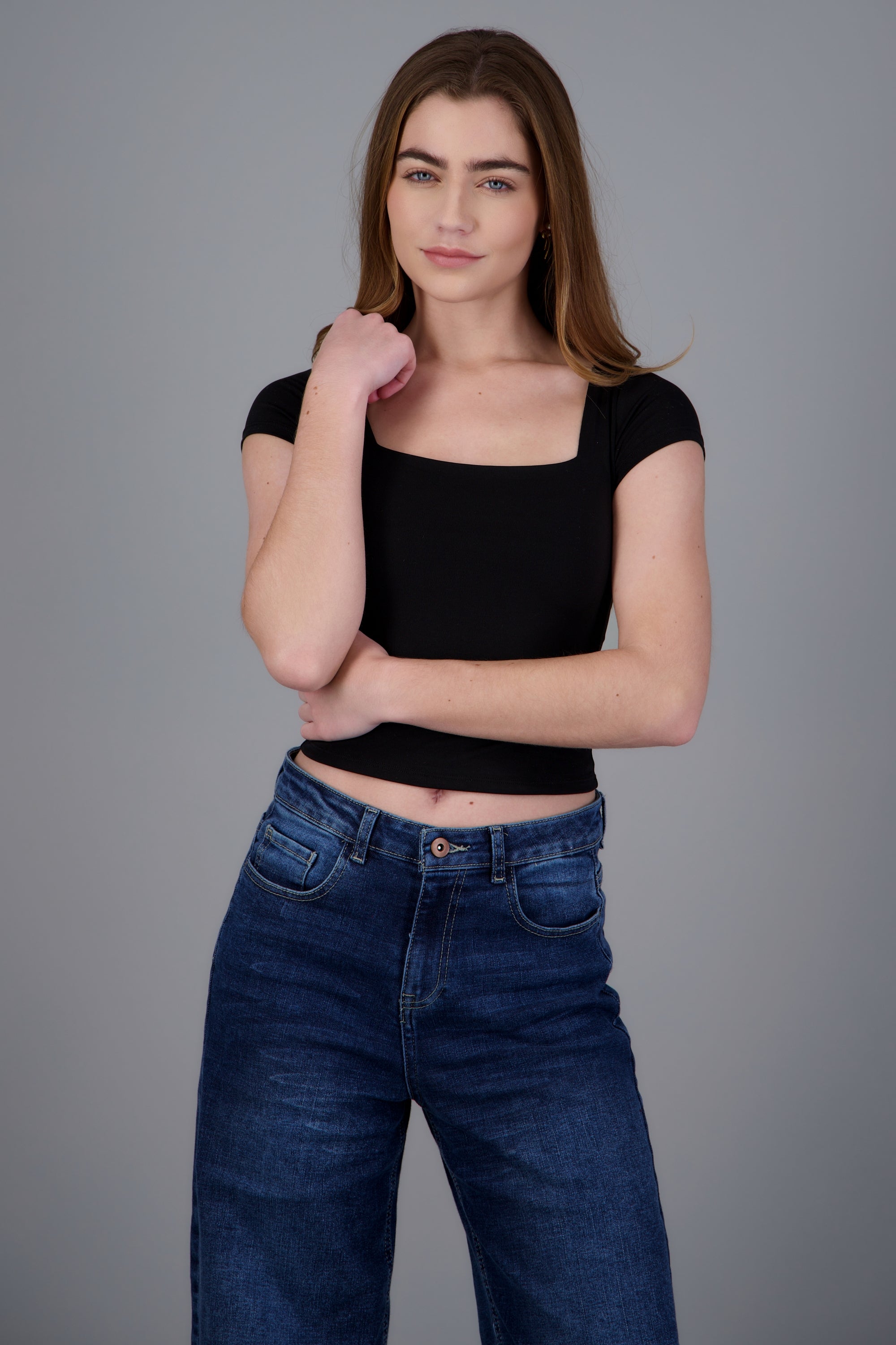 Top basico escote cuadrado NEGRO