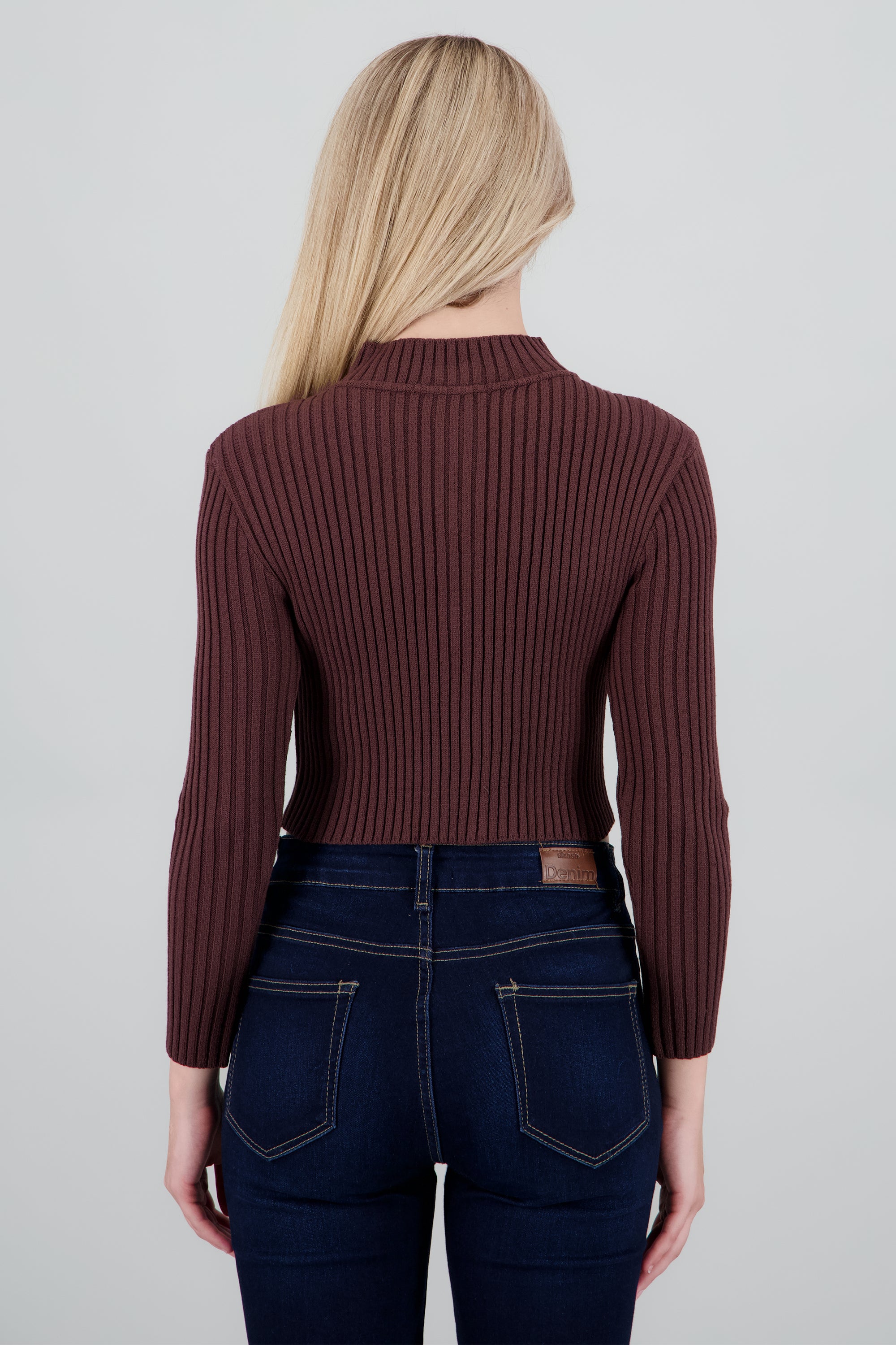 Sueter detalle cierre acanalado CHOCOLATE