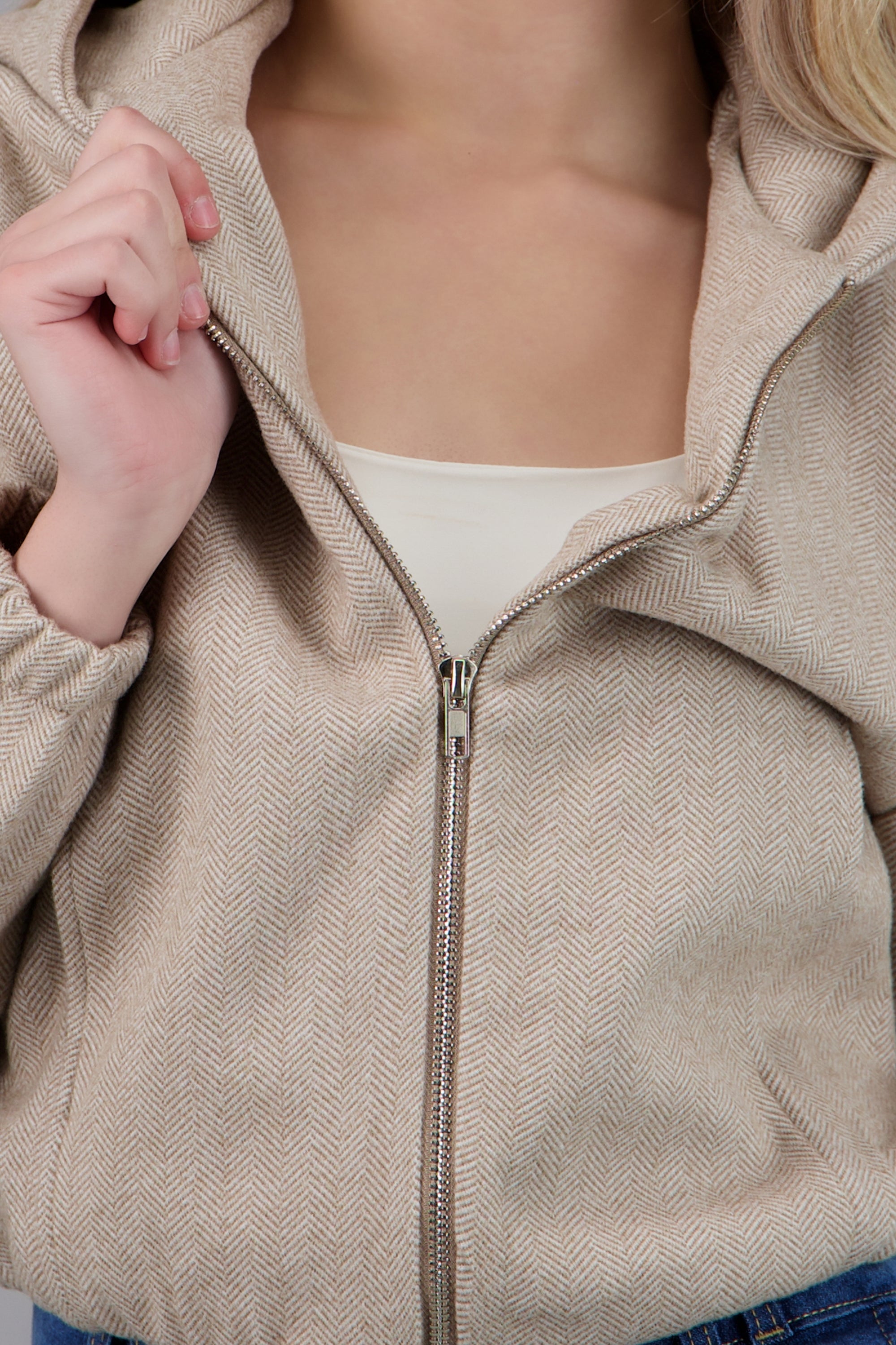 chamarra estructurada con gorro BEIGE