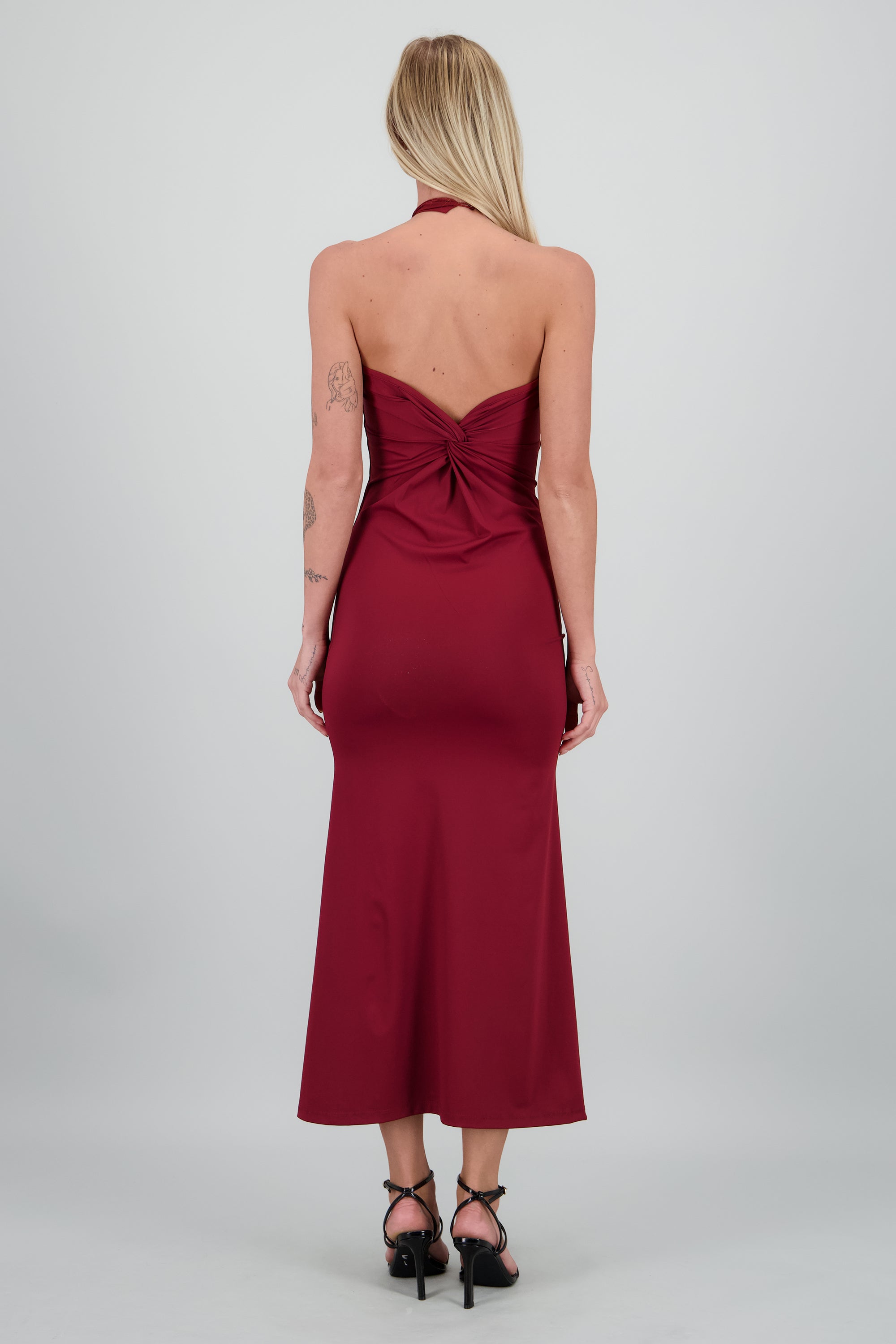 Vestido maxi halter nudo espalda VINO