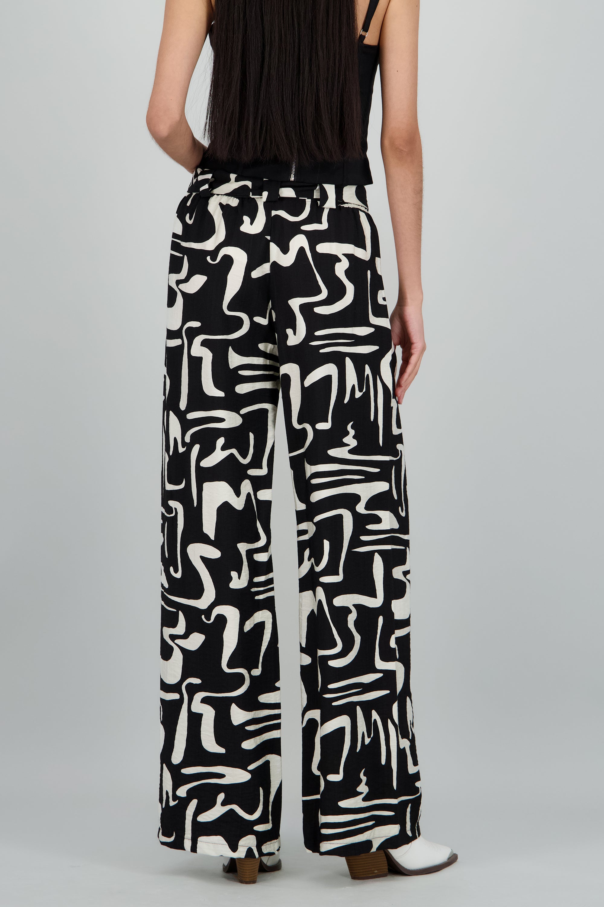 Pantalon fluido estampado geometrico detalle lazo NEGRO COMBO