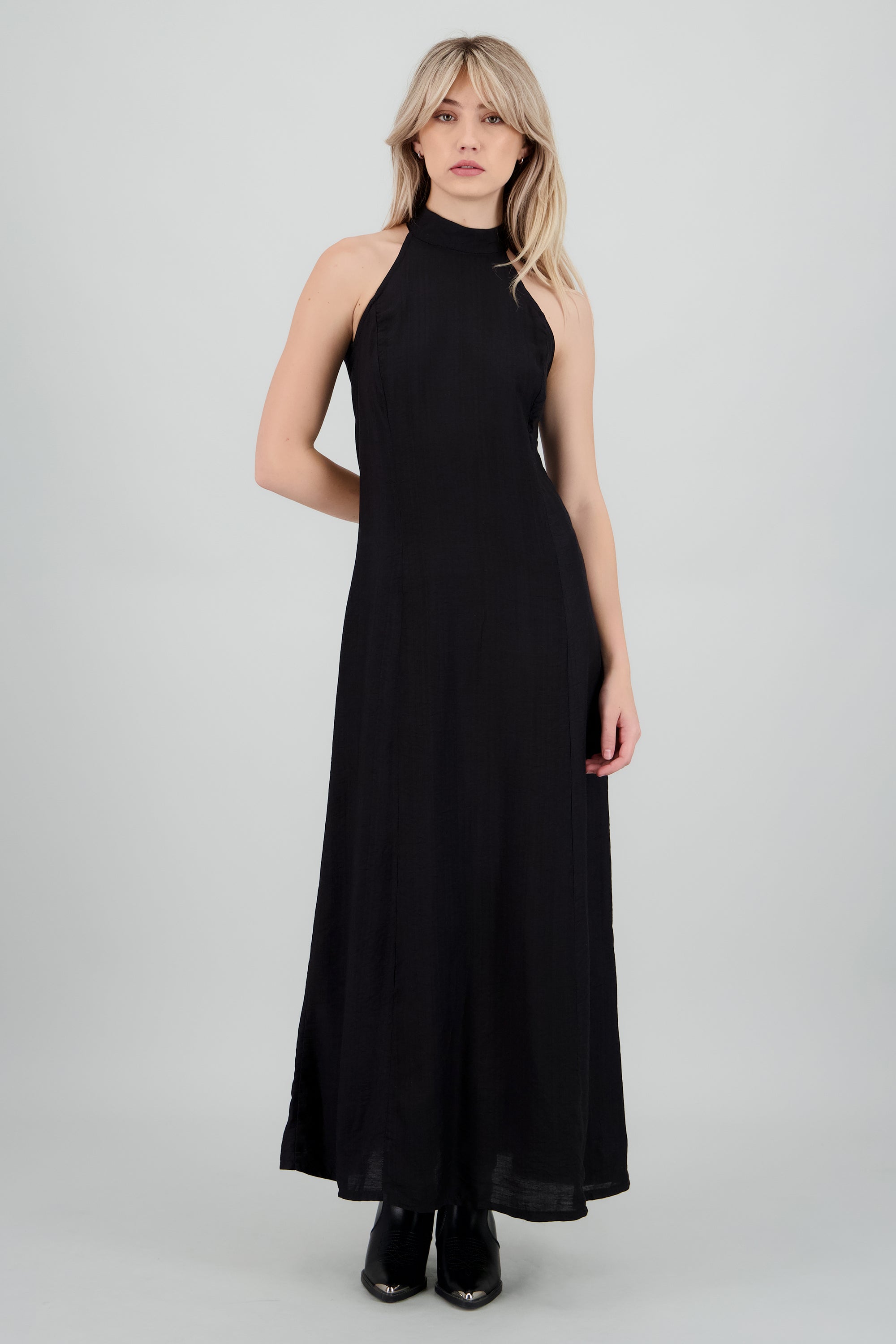 Vestido maxi halter fluido NEGRO