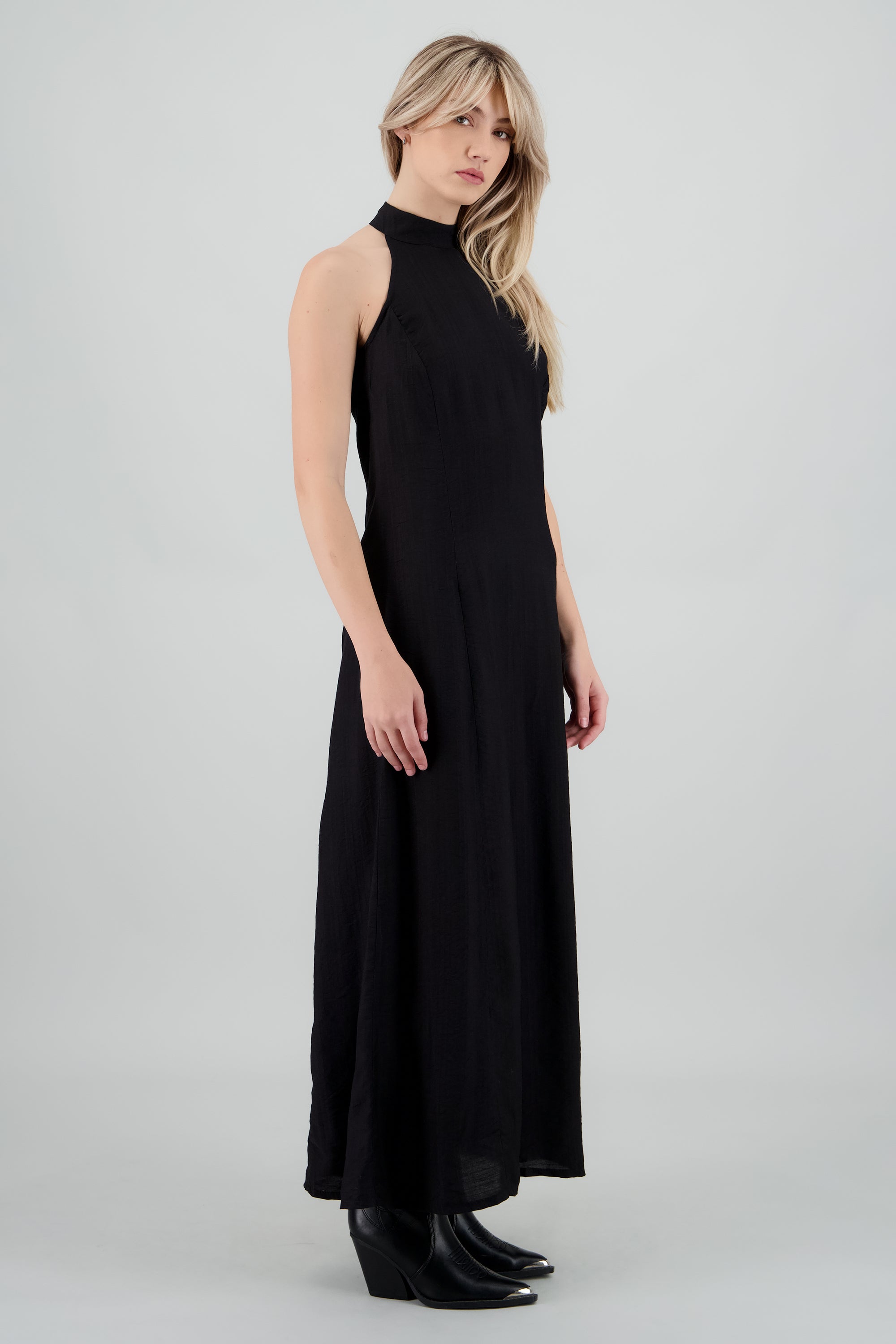 Vestido maxi halter fluido NEGRO