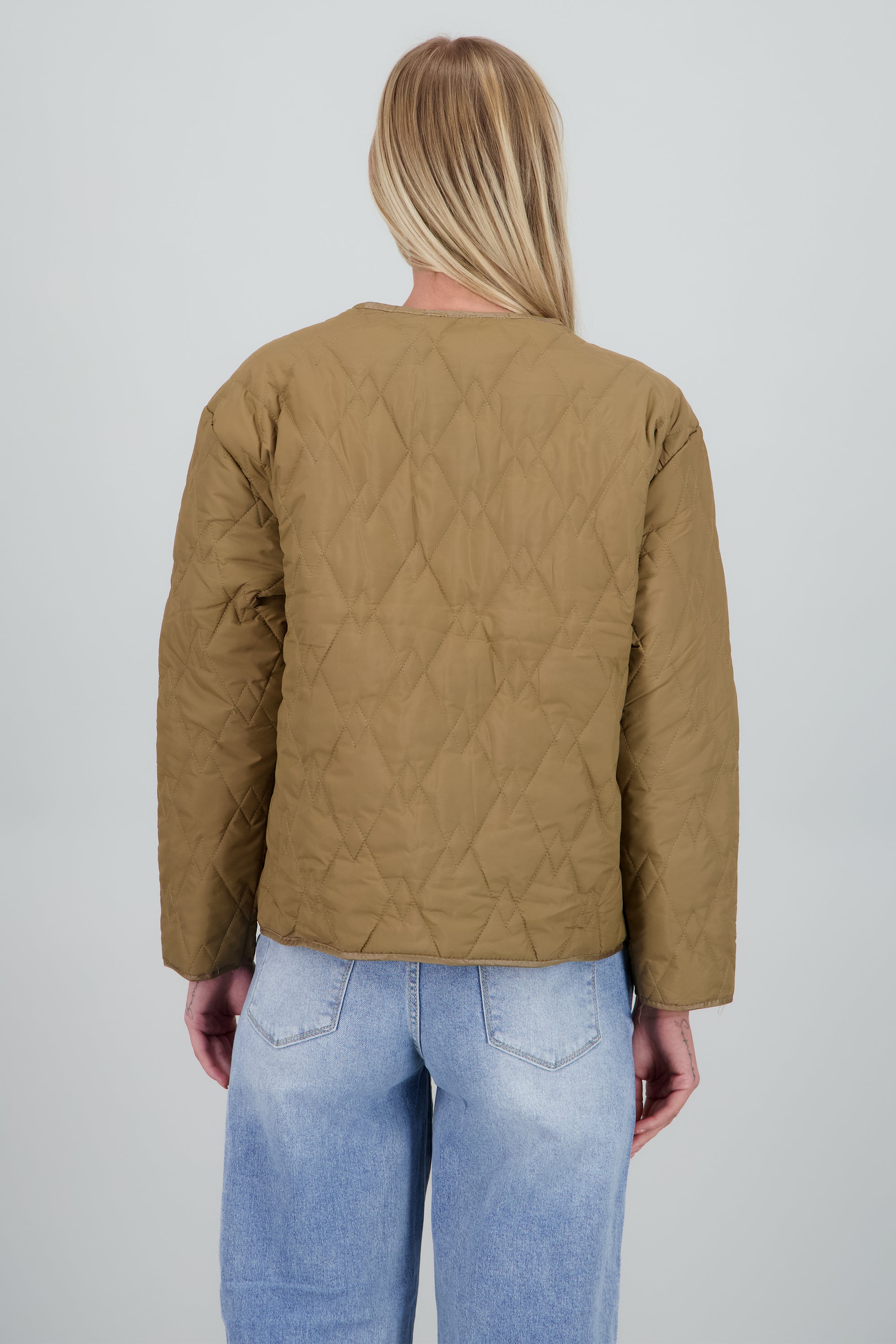 Chamarra lisa ligera capitonada CAFE