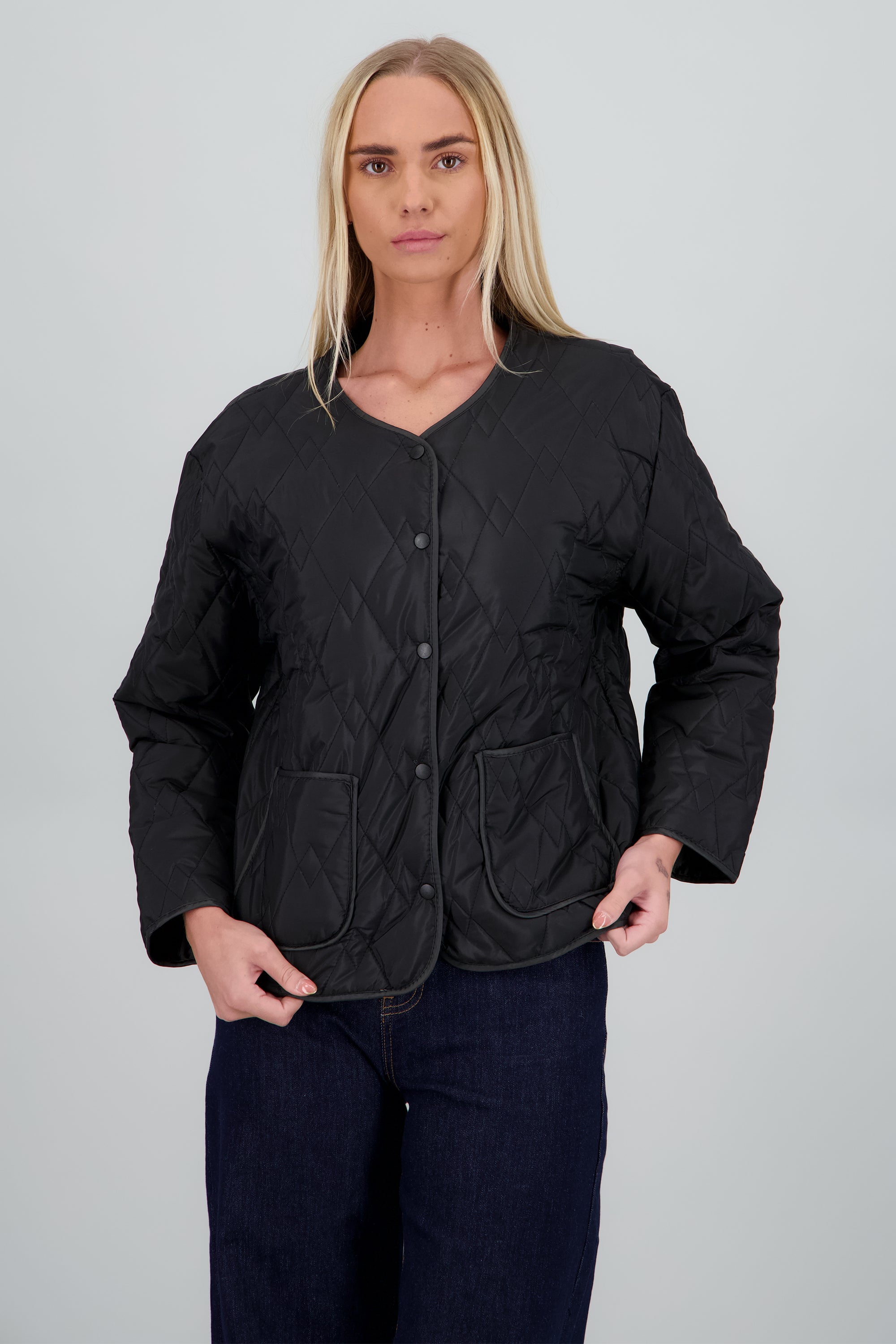 Chamarra lisa ligera capitonada NEGRO