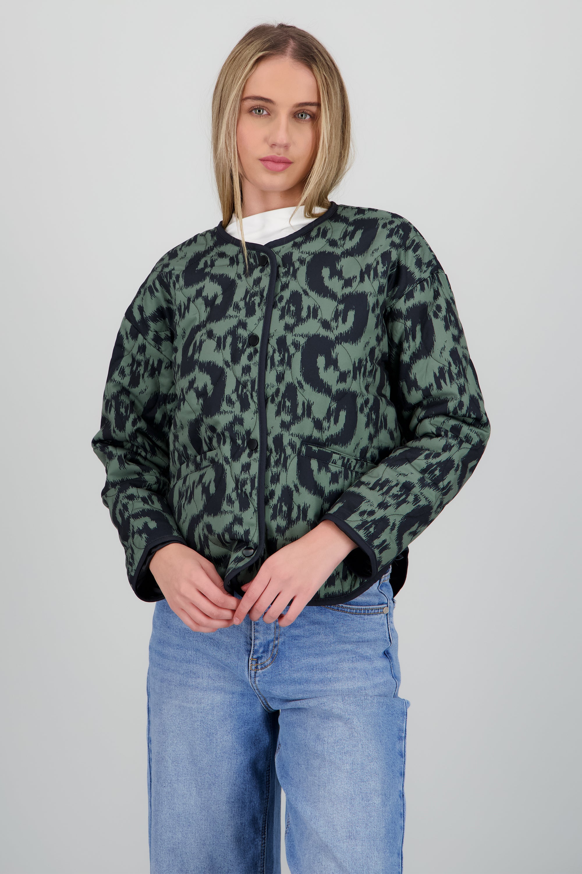 Chamarra capitonada estampado geometrico OLIVO COMBO