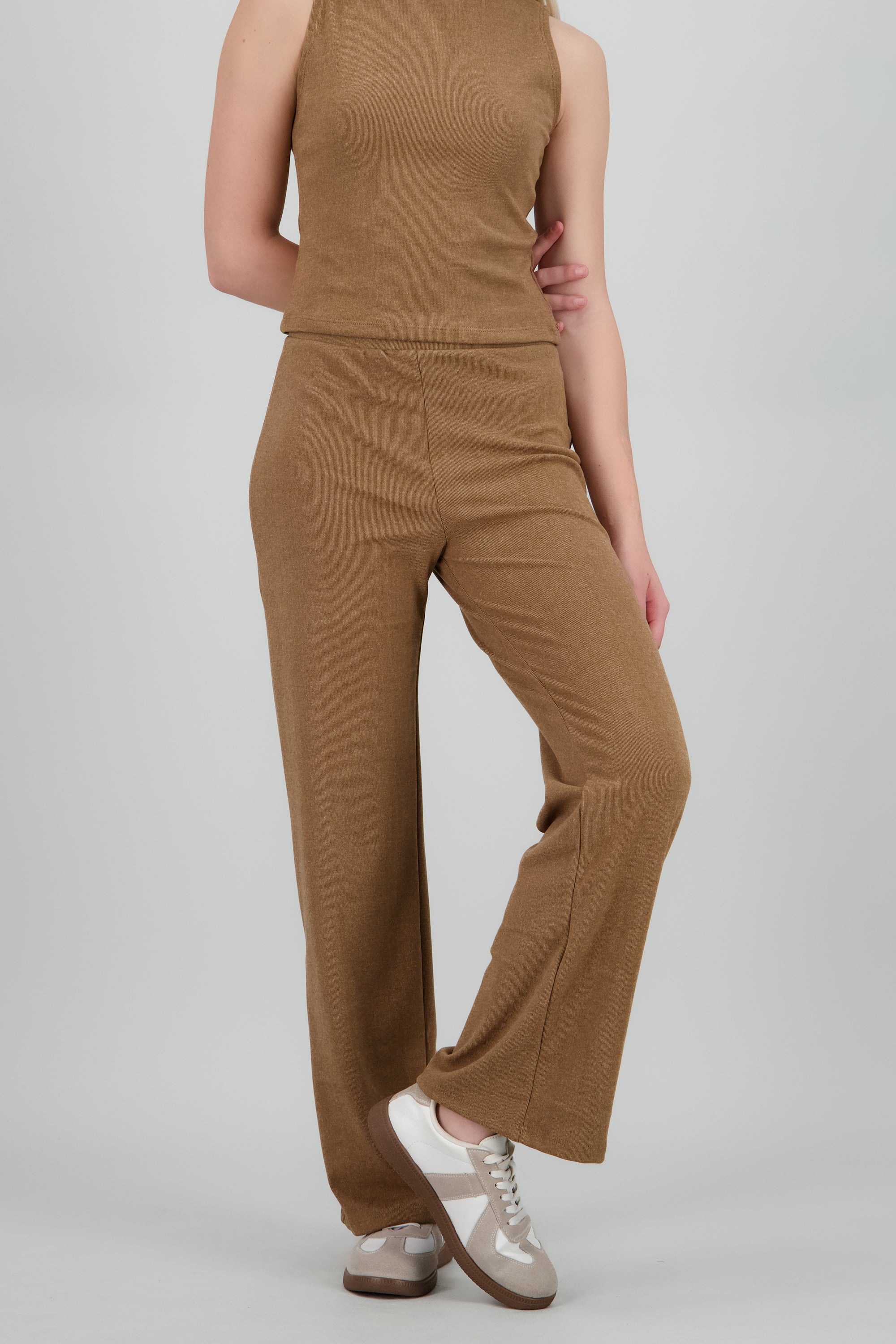 Pantalon liso recto rib CAFE