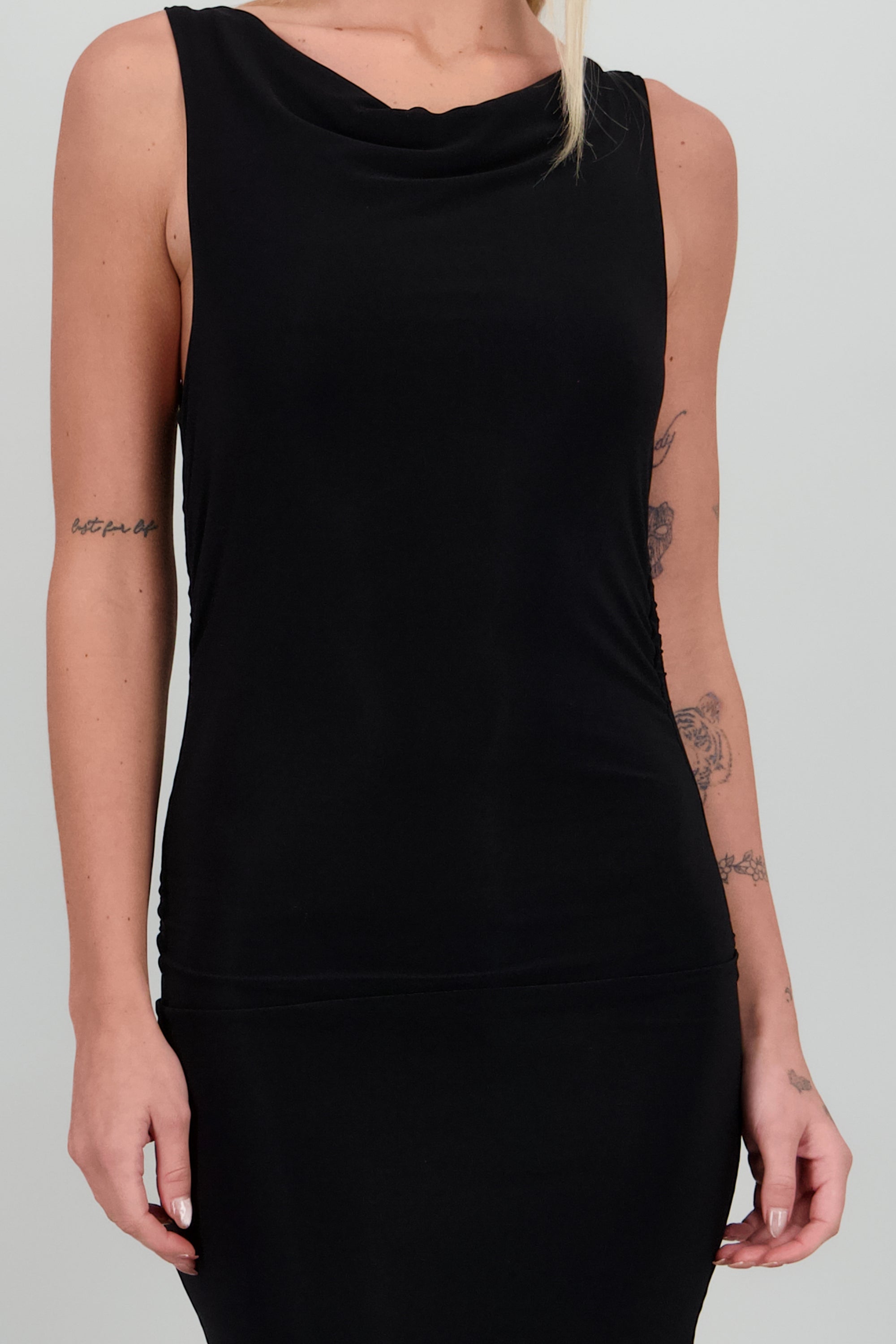 Vestido mini drapeado escote espalda NEGRO