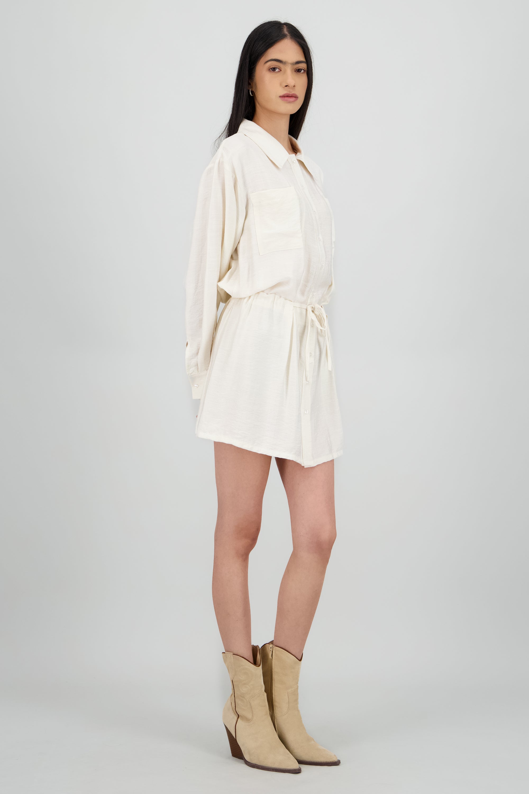 Vestido camisero mini detalle resorte HUESO