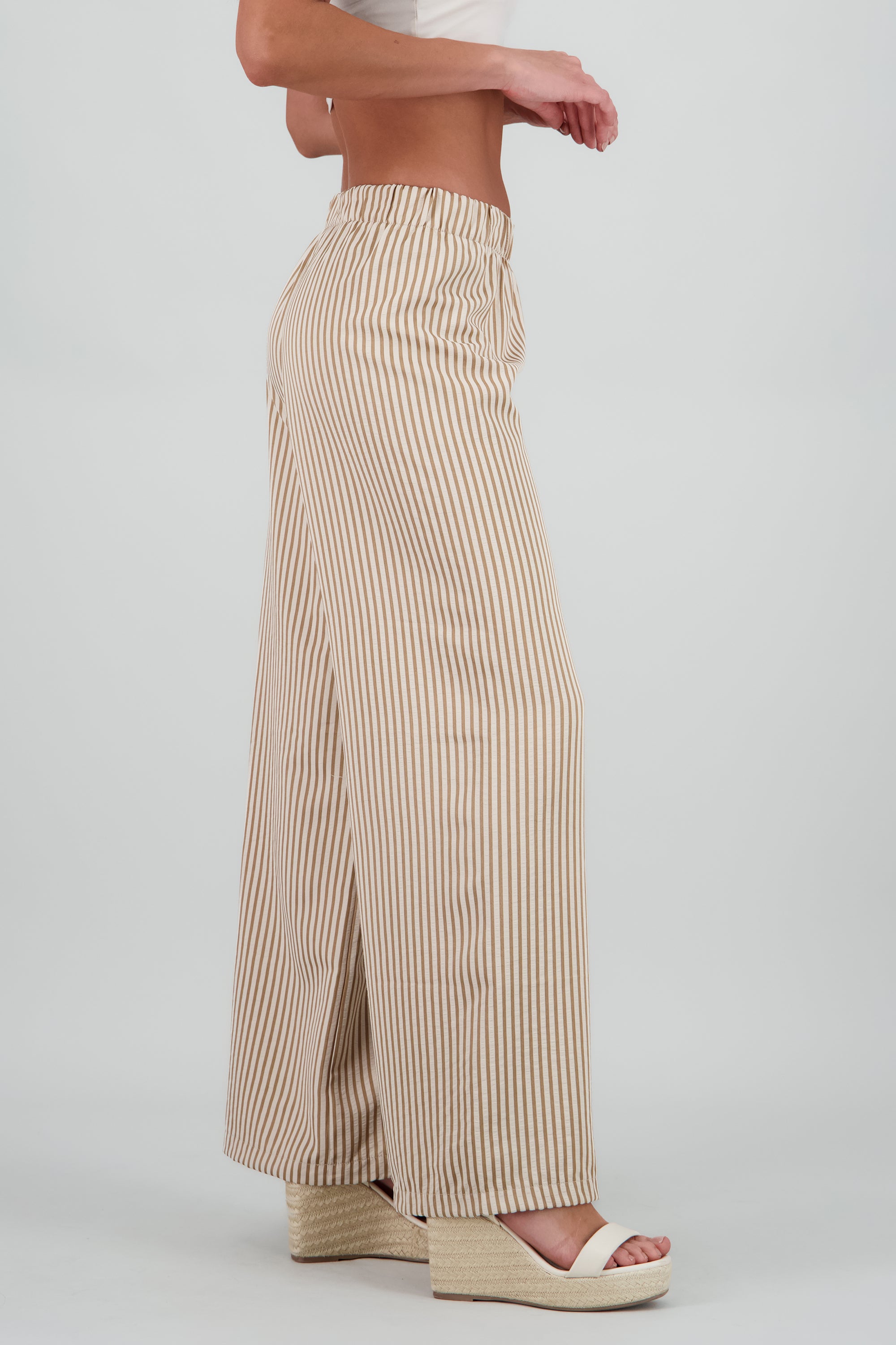 Pantalon fluido rayas detalle resorte CAFE COMBO