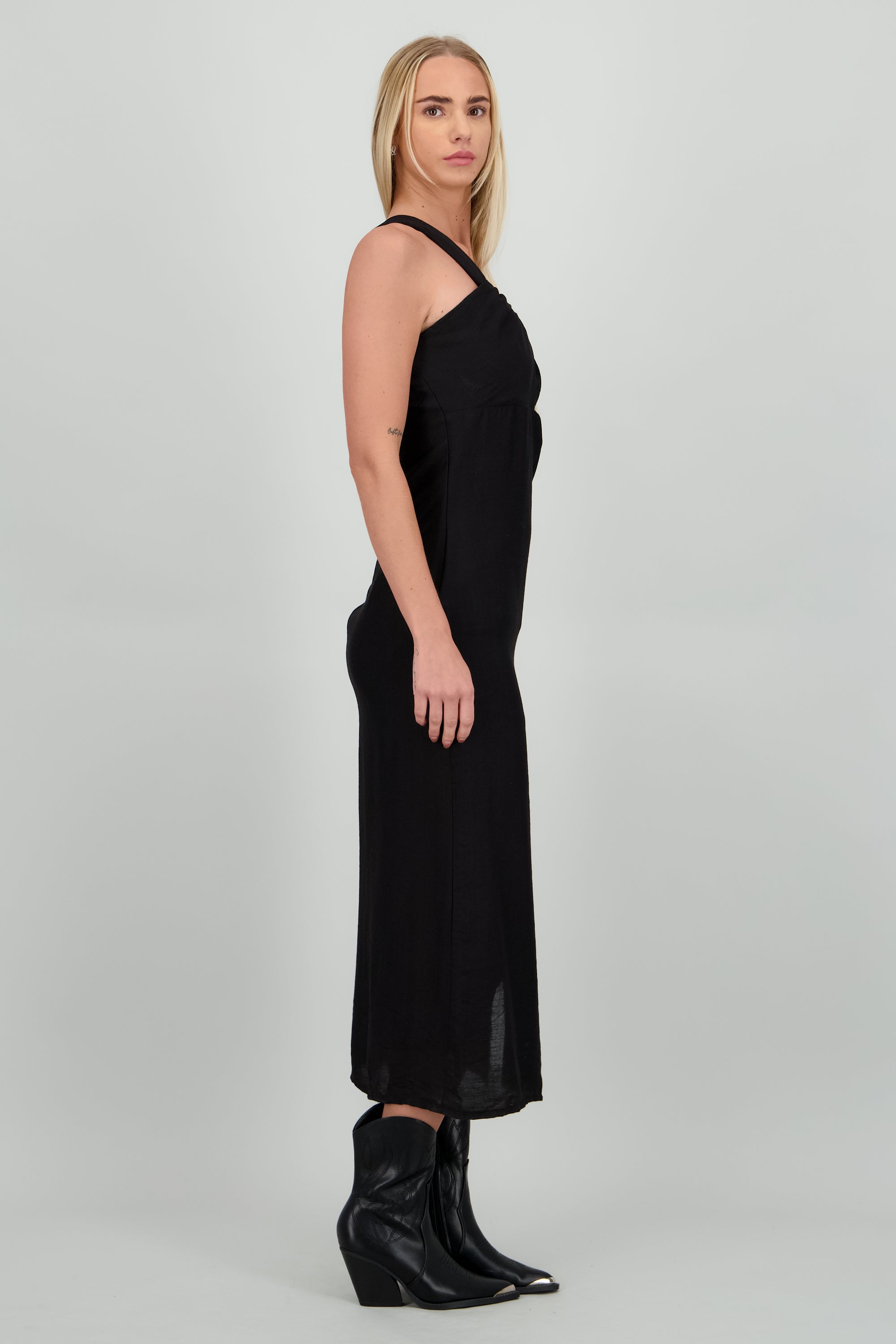 Vestido maxi asimetrico detalle nudo escote NEGRO