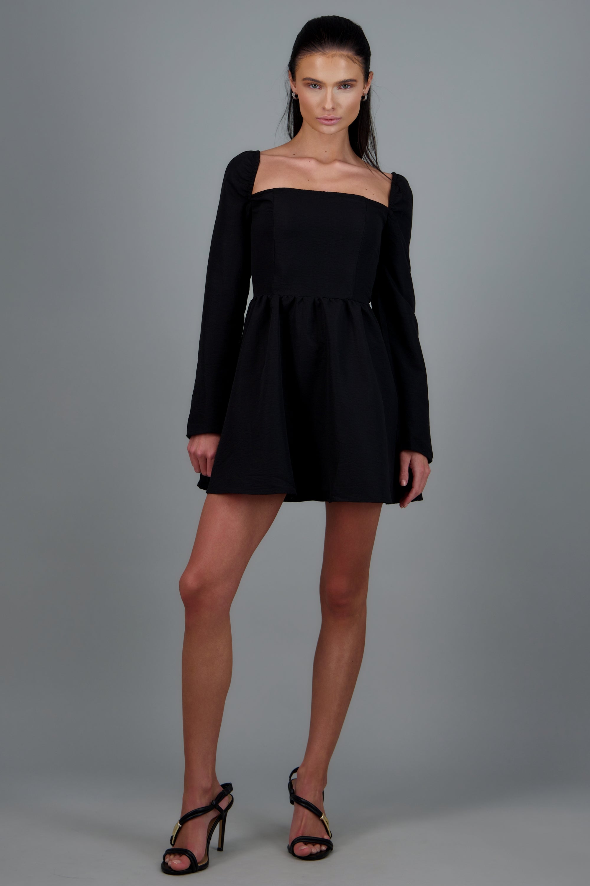 Vestido mini escote cuadrado NEGRO