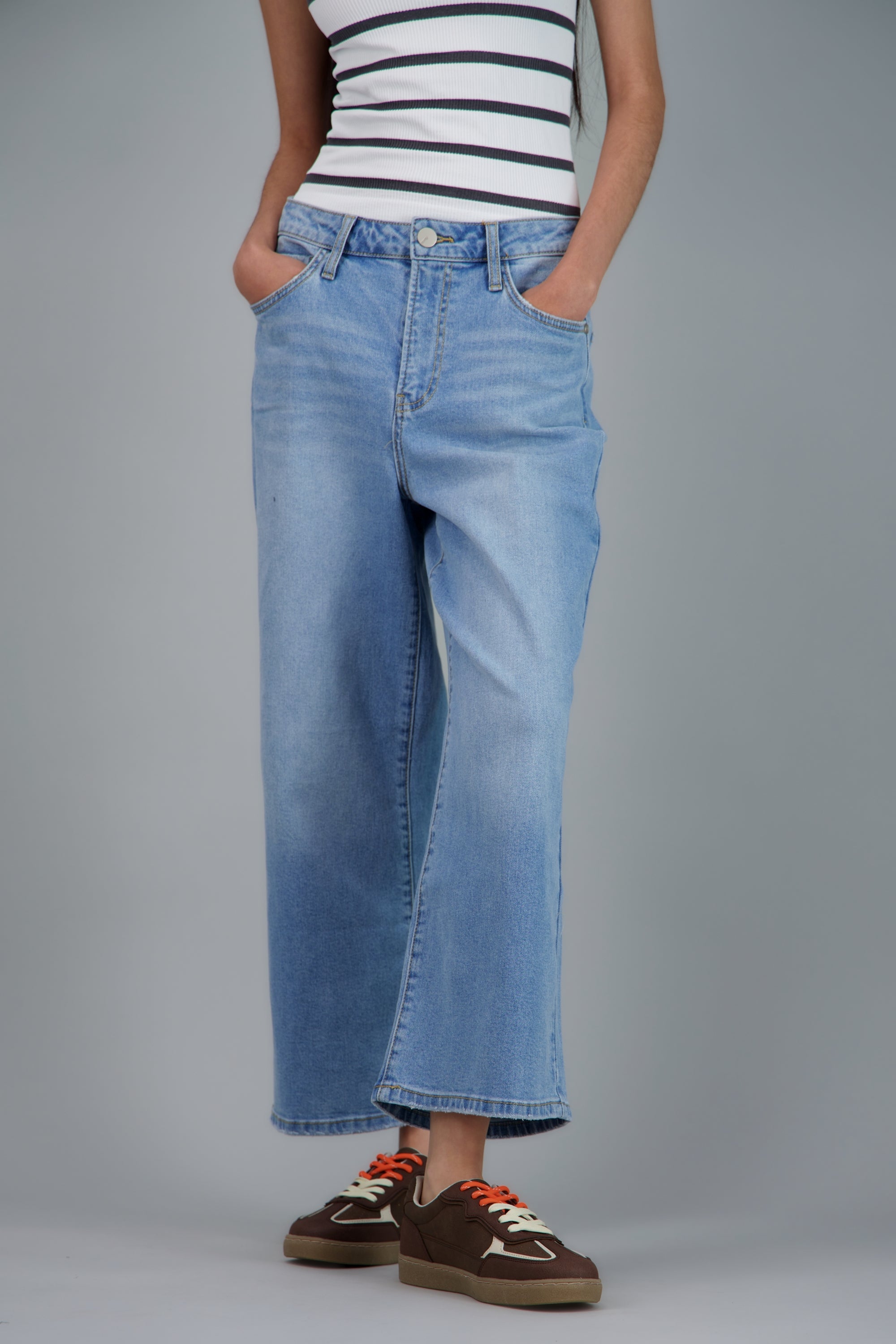 Tenis casual contraste CHOCOLATE