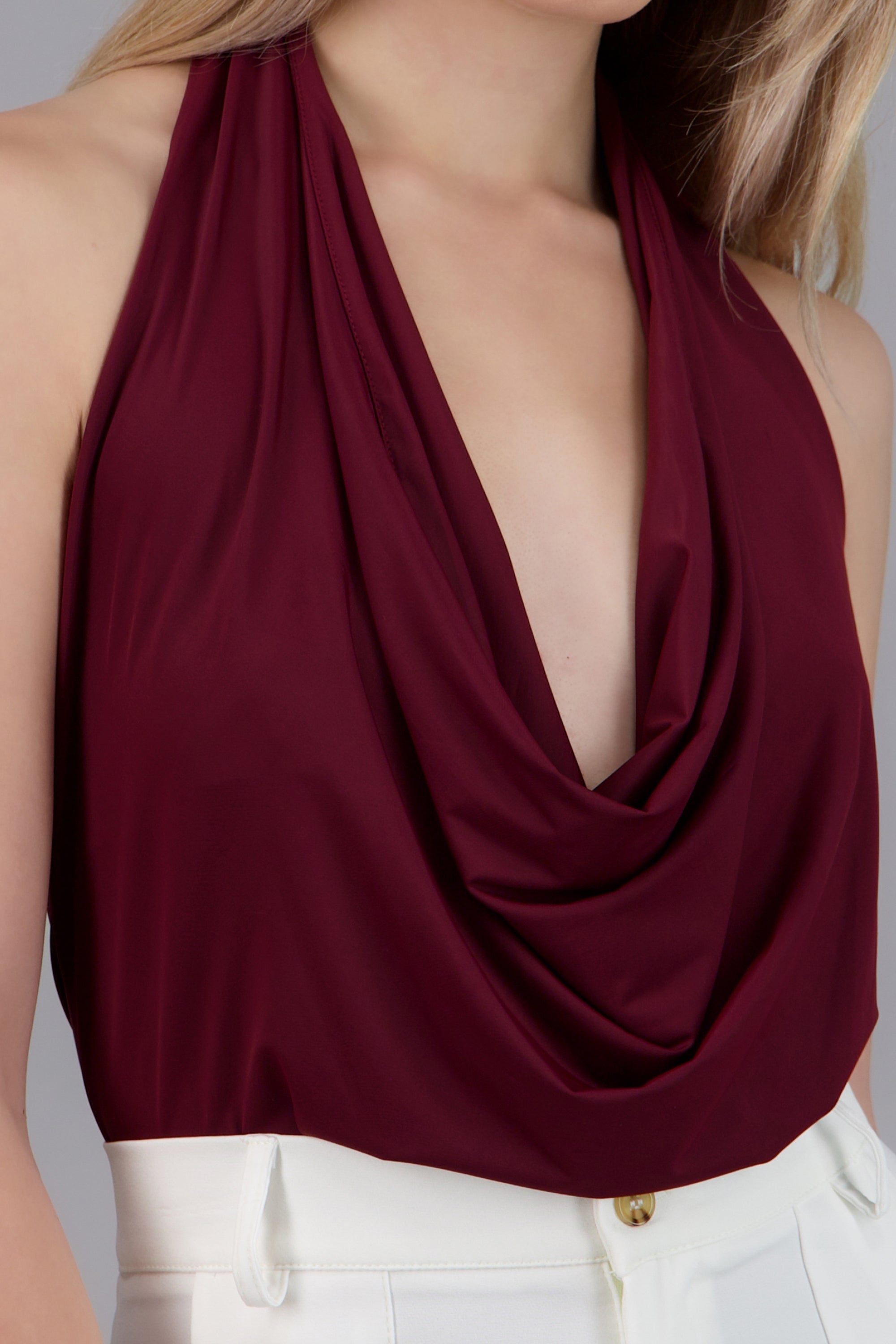 Top Halter Drapeado Escote Cascada CIRUELA