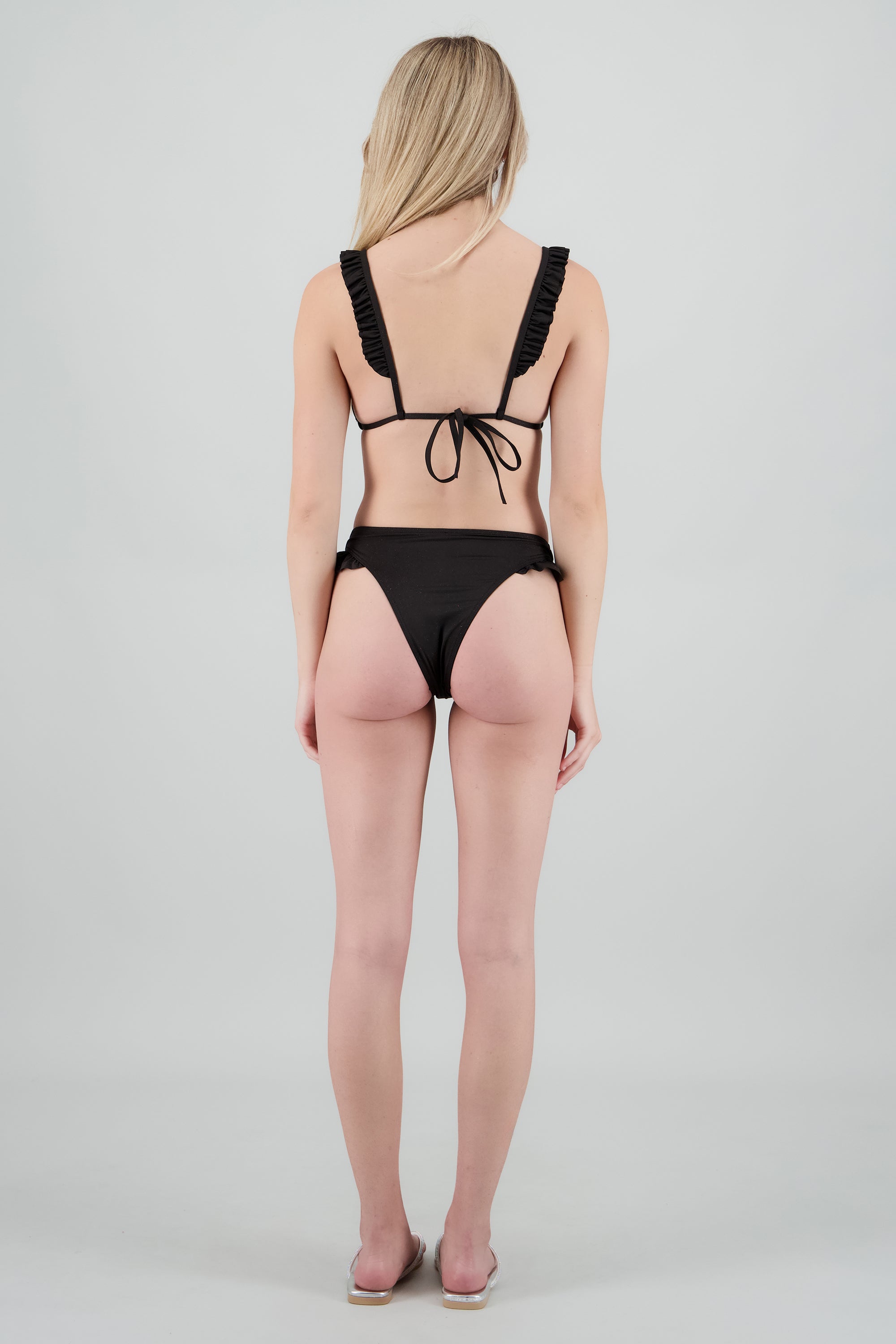 Bikini detalle olanes escote NEGRO