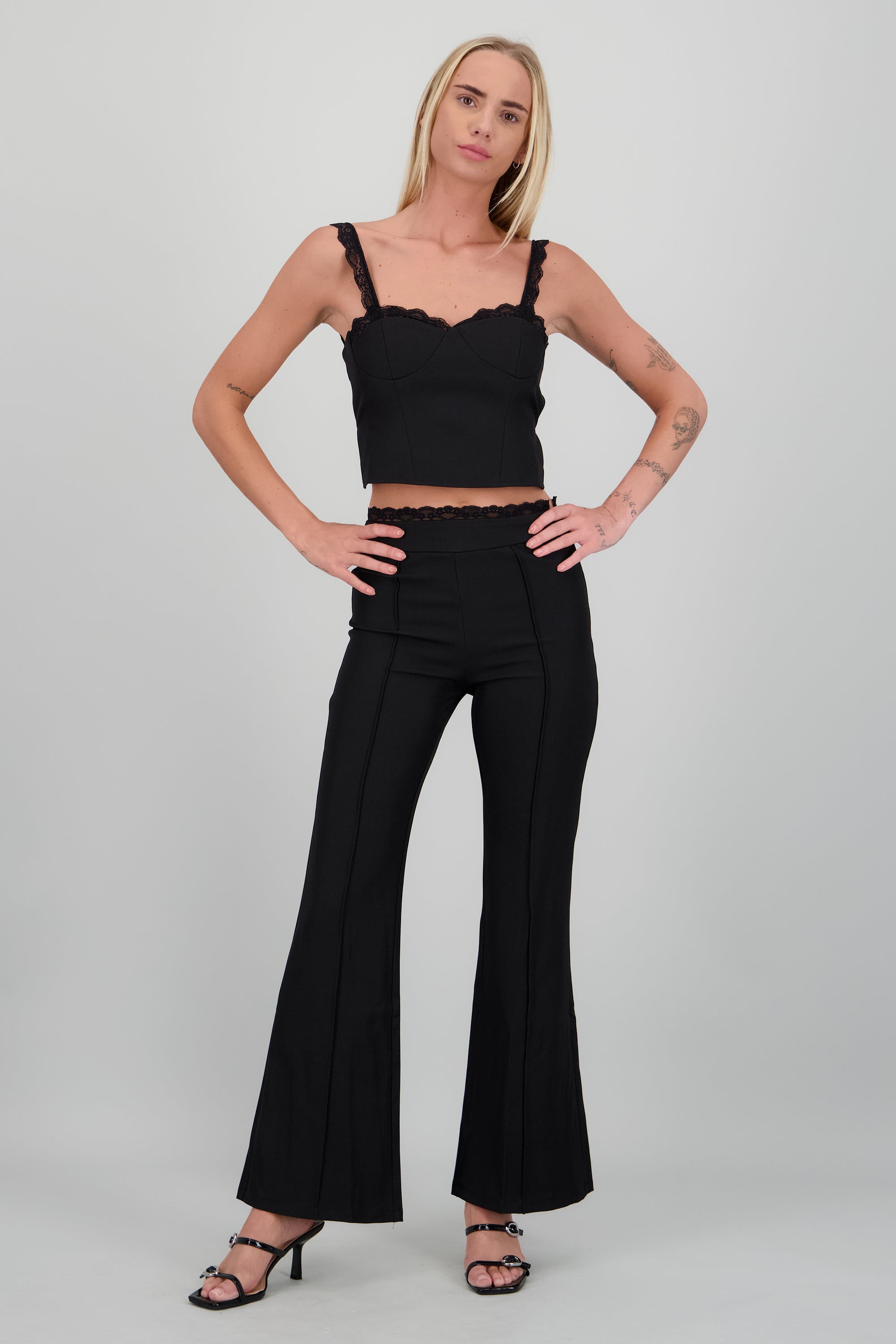 Pantalon sastreado detalle encaje pretina NEGRO