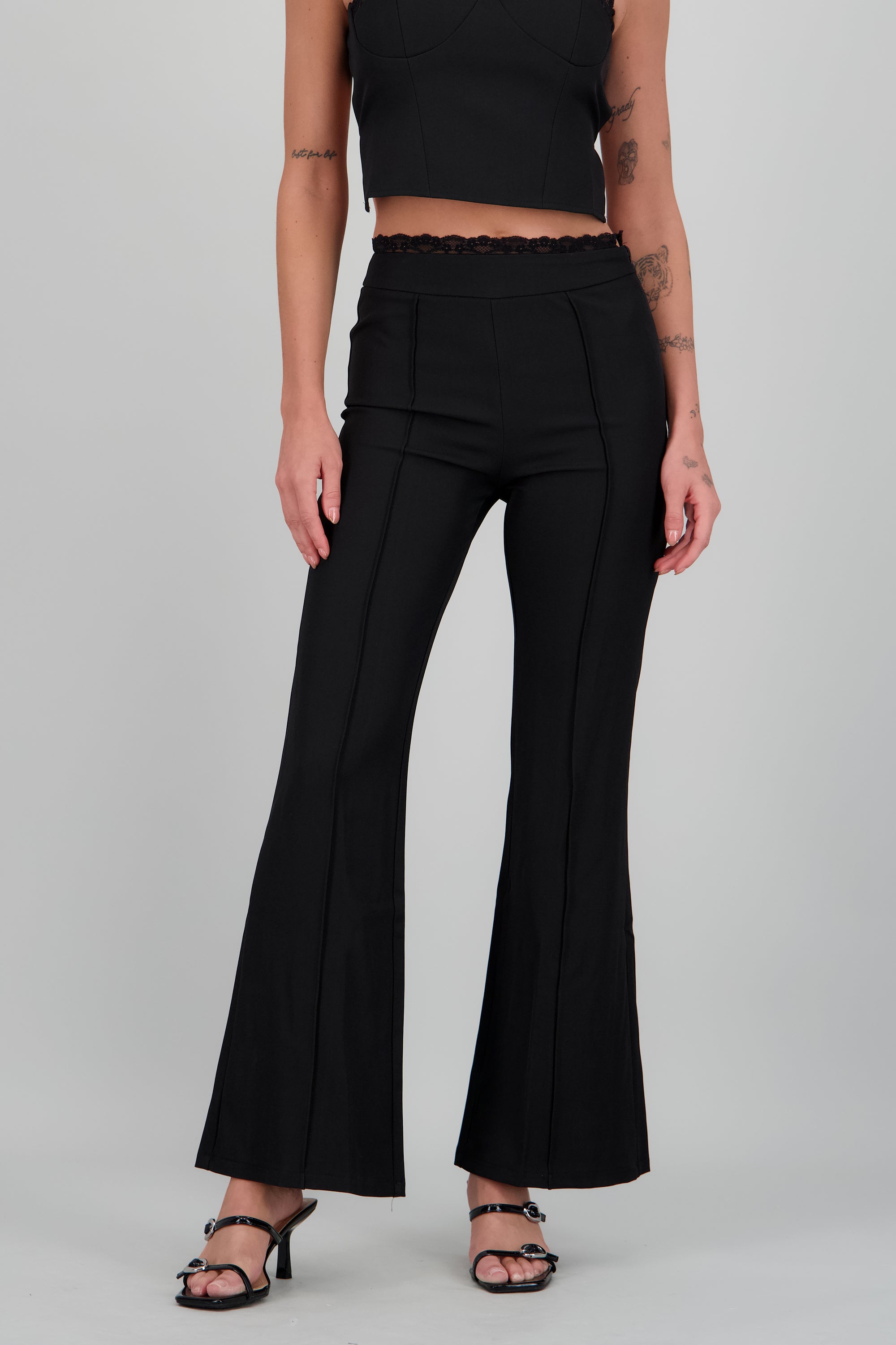 Pantalon sastreado detalle encaje pretina NEGRO