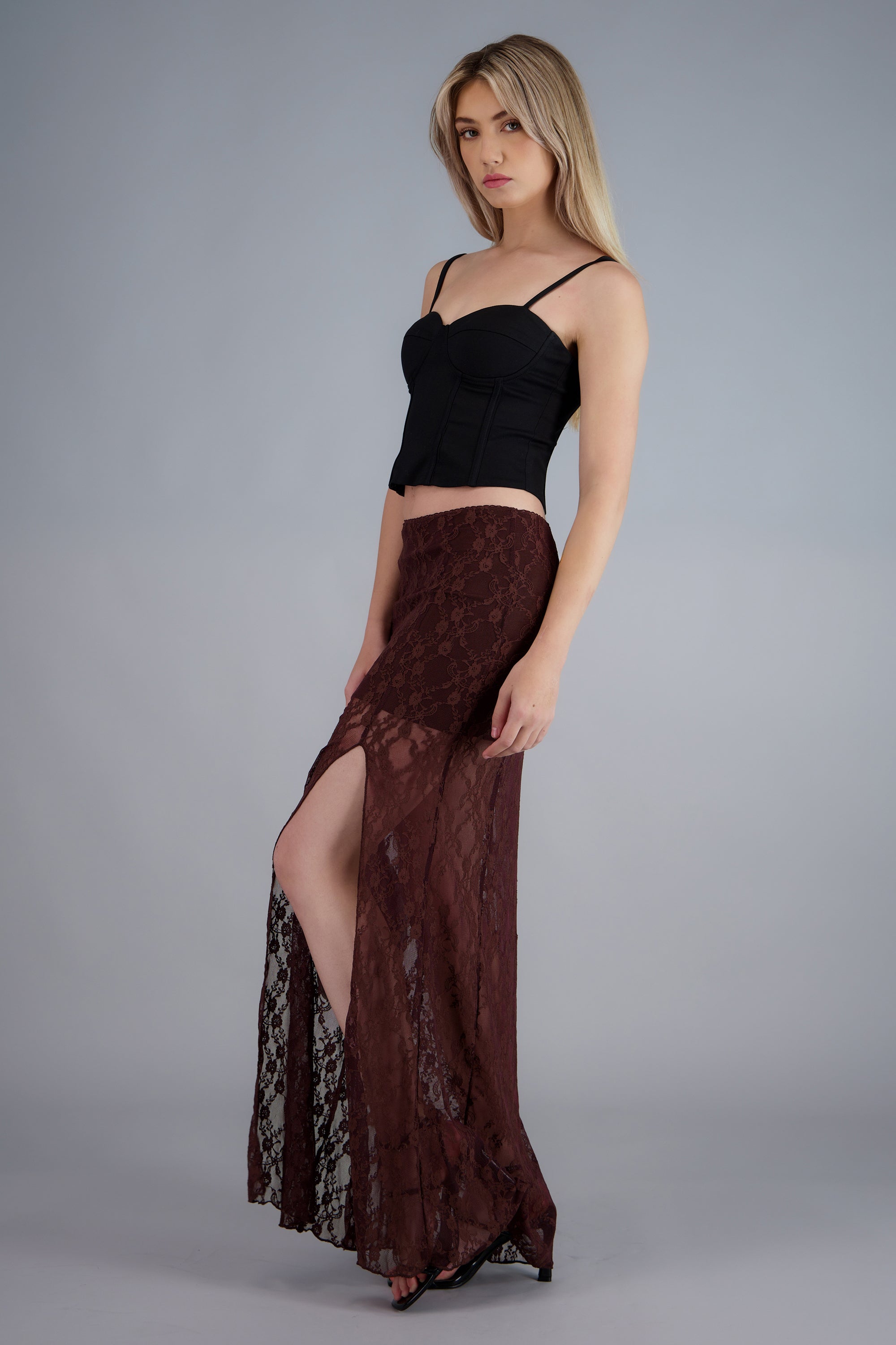 Falda maxi encaje abertura CHOCOLATE