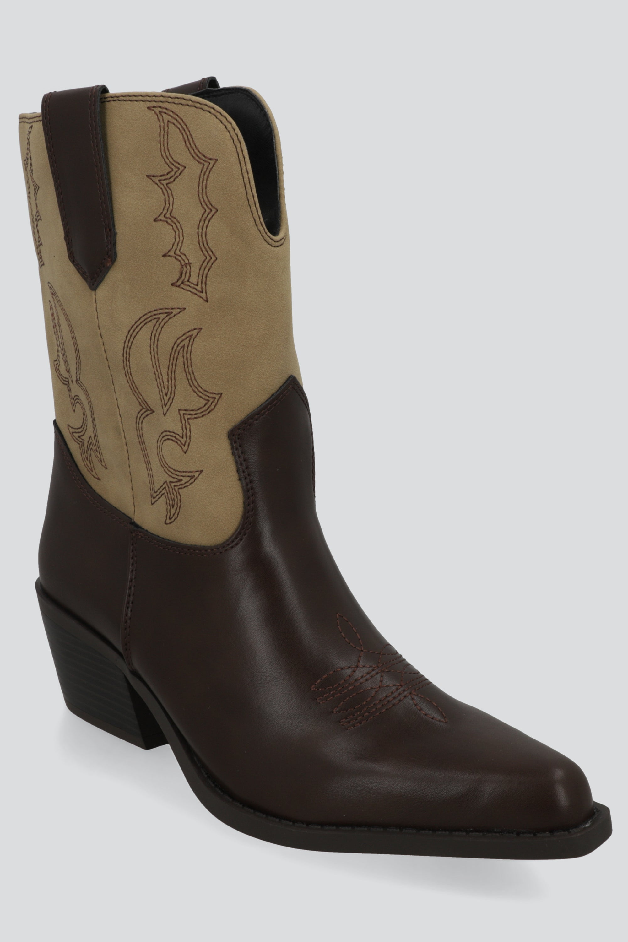 Bota vaquera bordada contrsaste CAFE COMBO