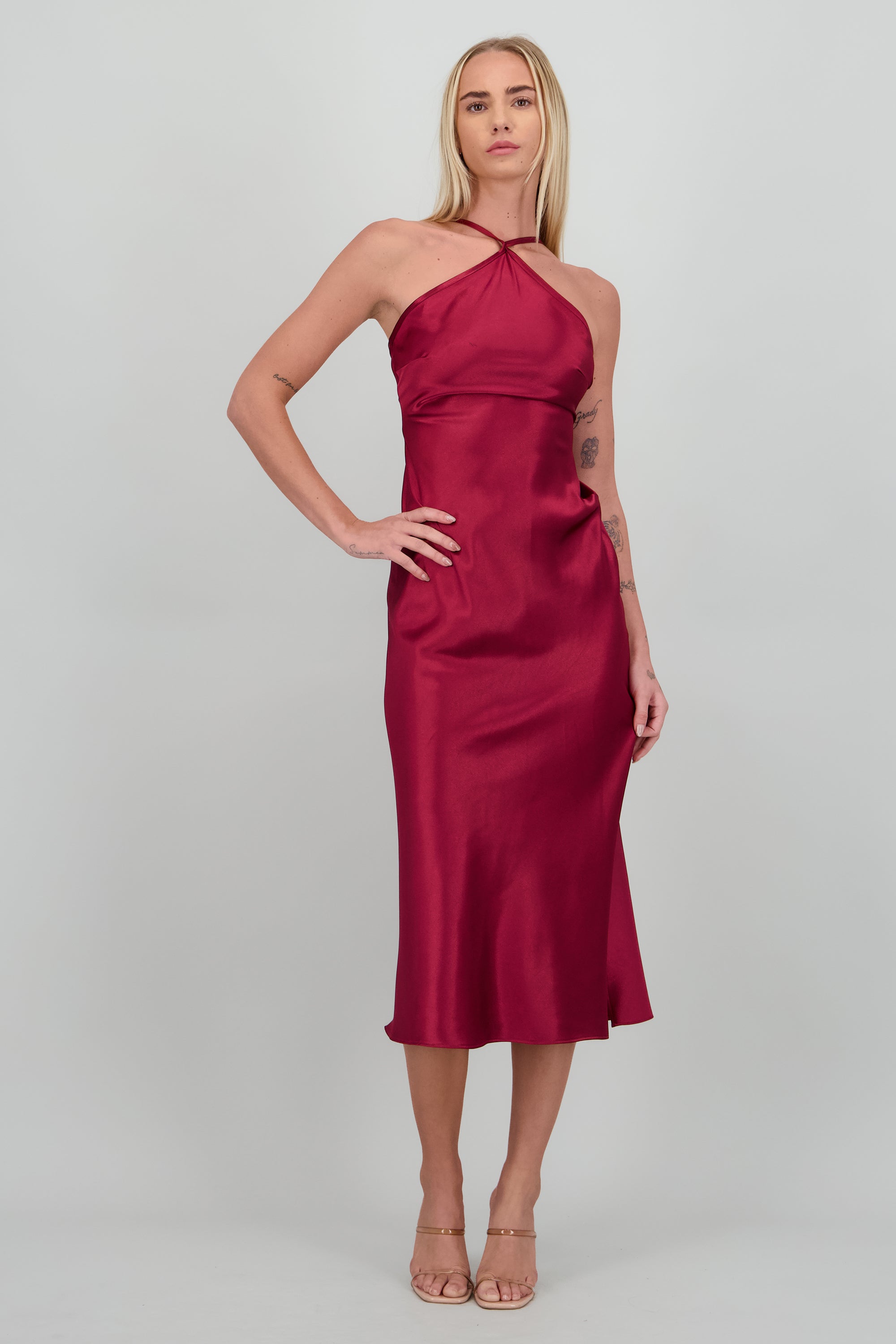 Vestido halter satin midi cruce espalda VINO