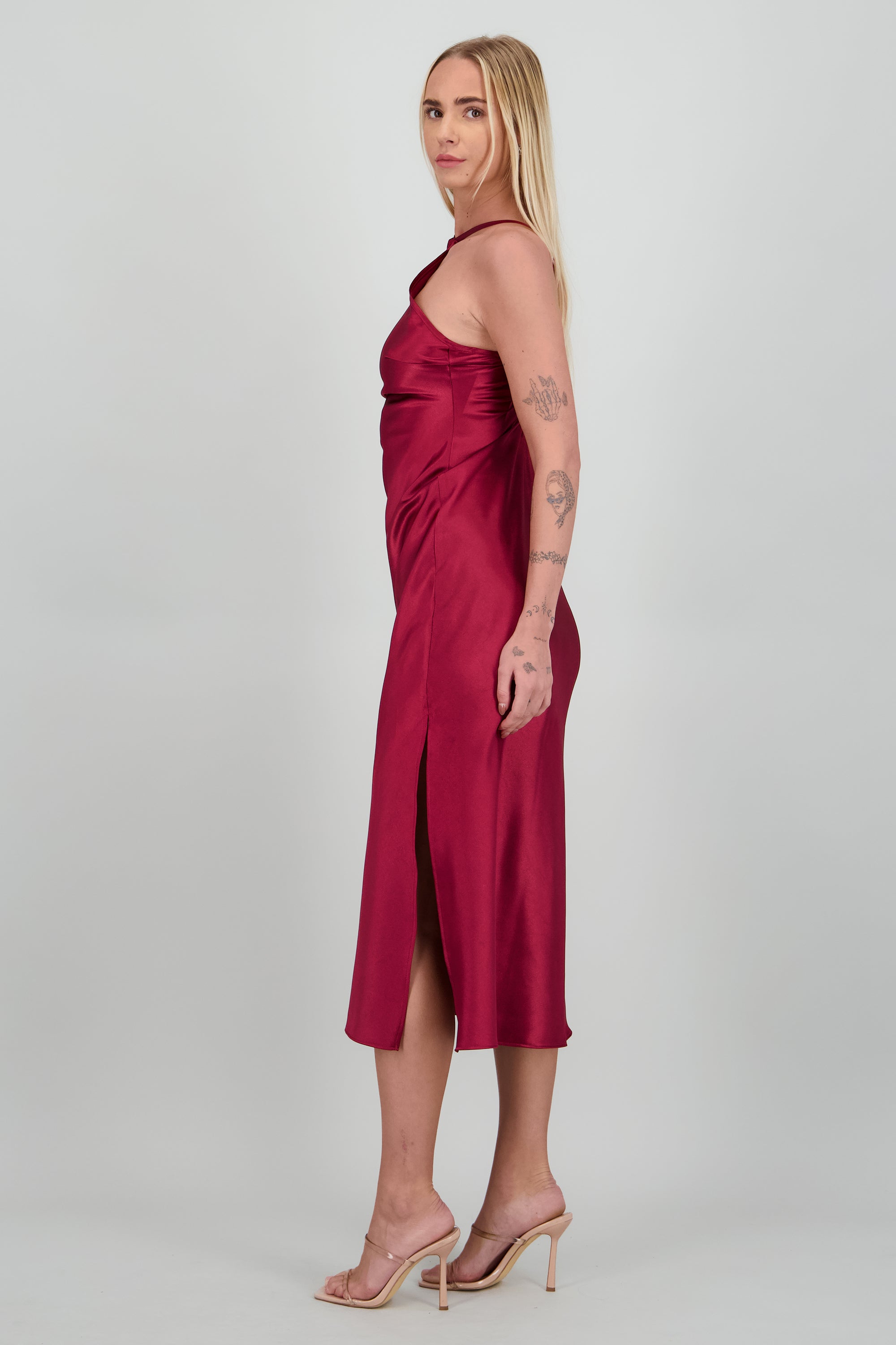 Vestido halter satin midi cruce espalda VINO