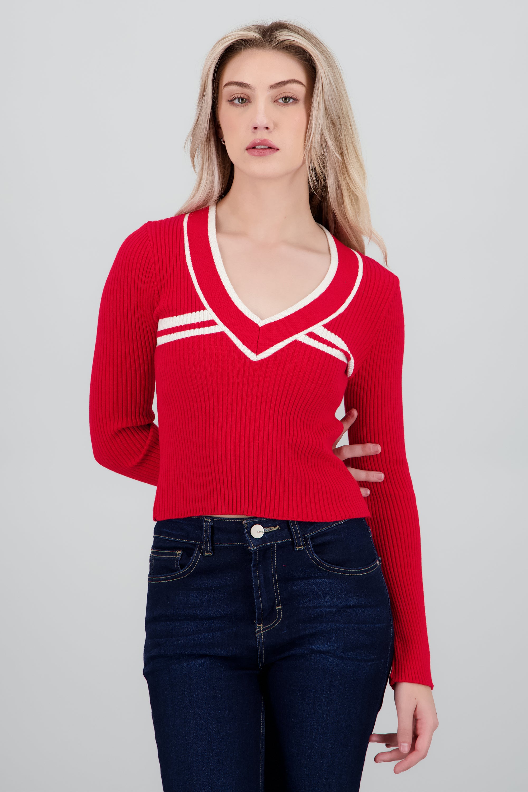 Sueter cuello V contraste ROJO CEREZA