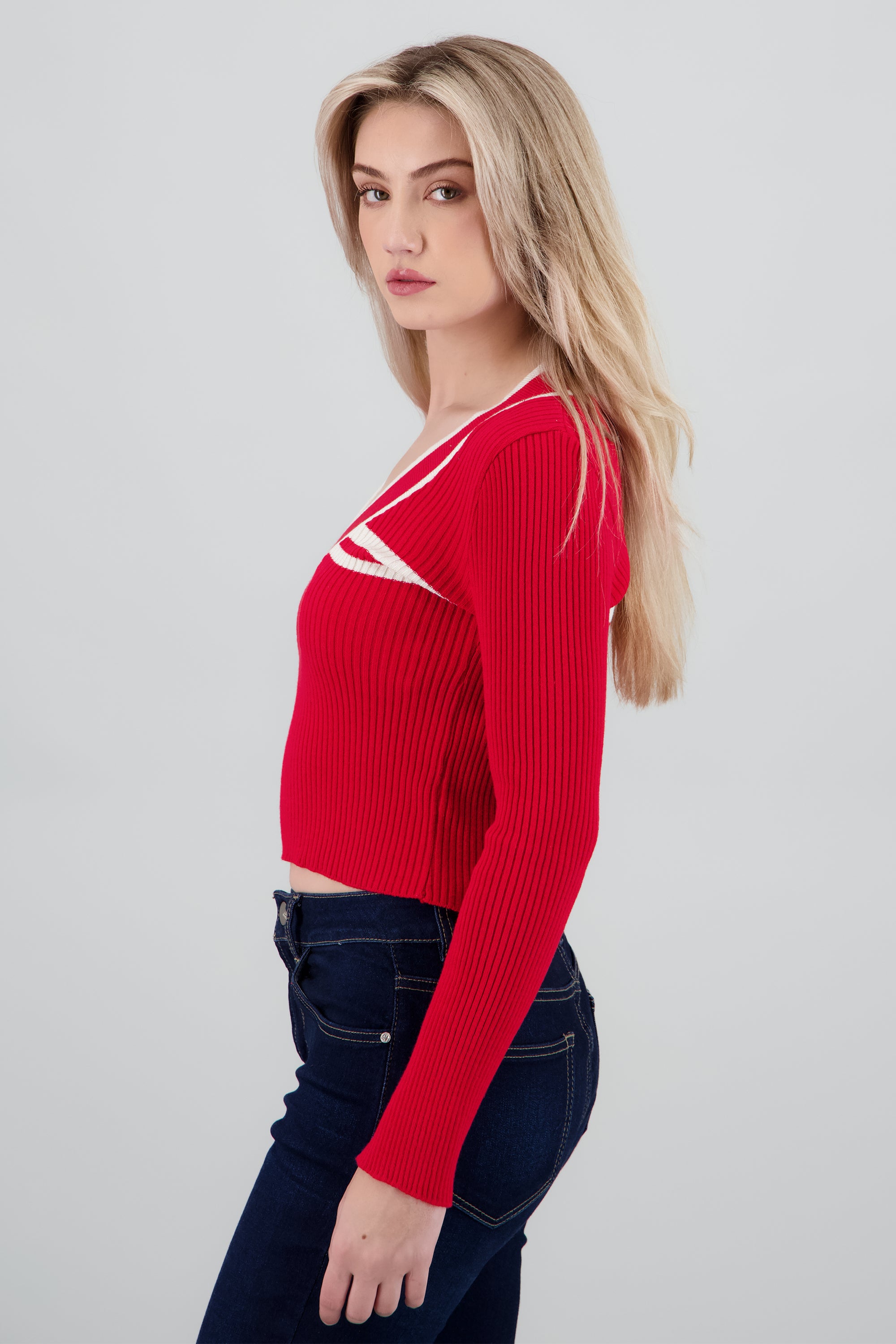 Sueter cuello V contraste ROJO CEREZA