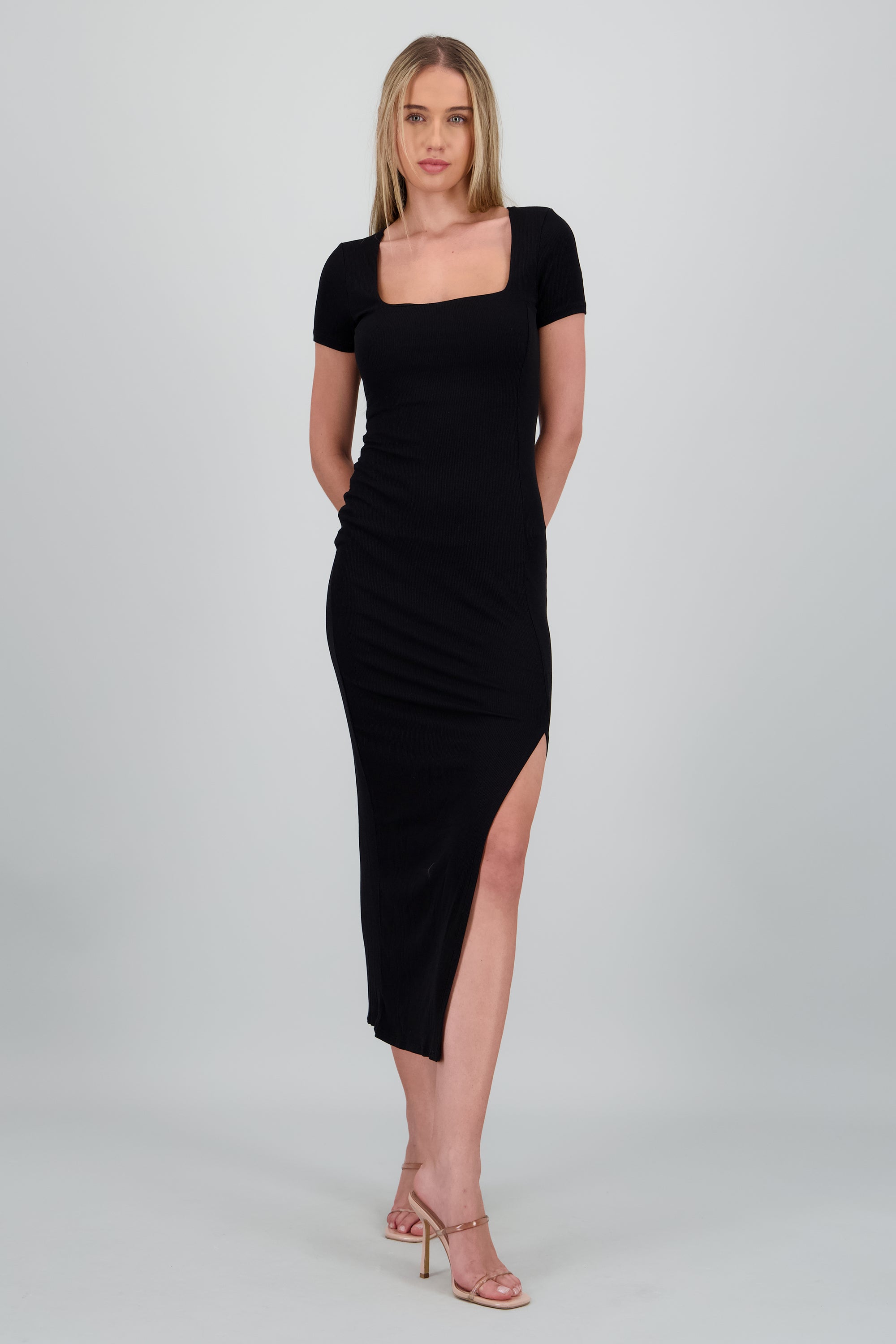 Vestido maxi escote cuadrado NEGRO