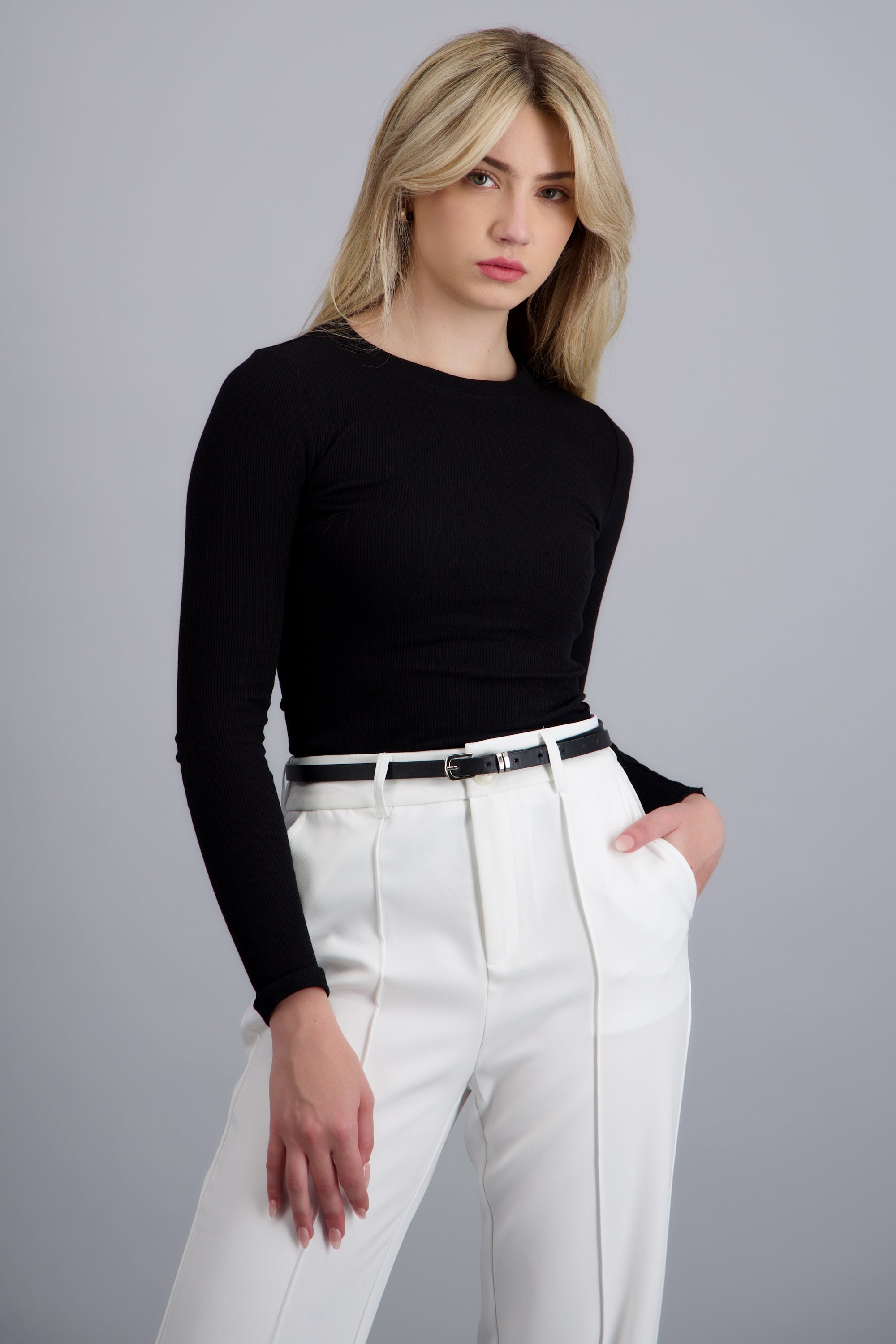 Top manga larga cuello redondo NEGRO