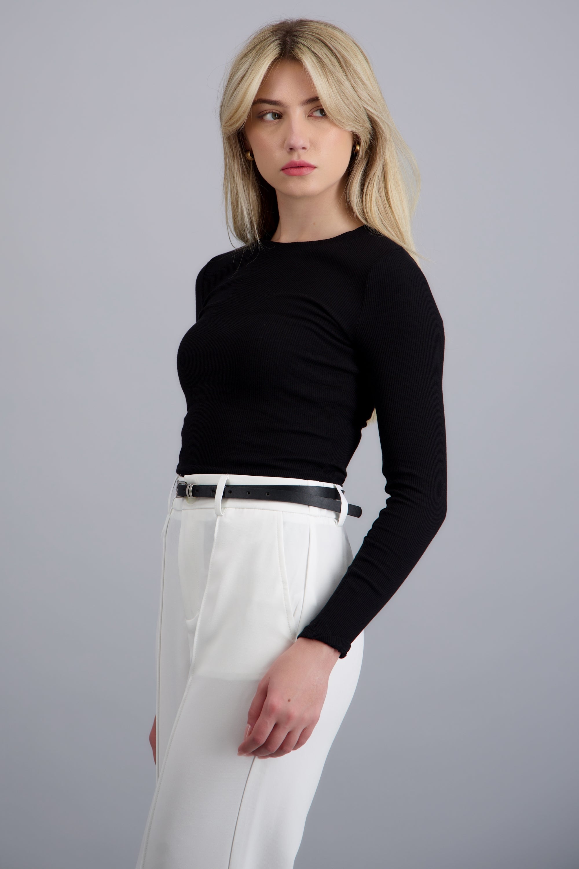Top manga larga cuello redondo NEGRO