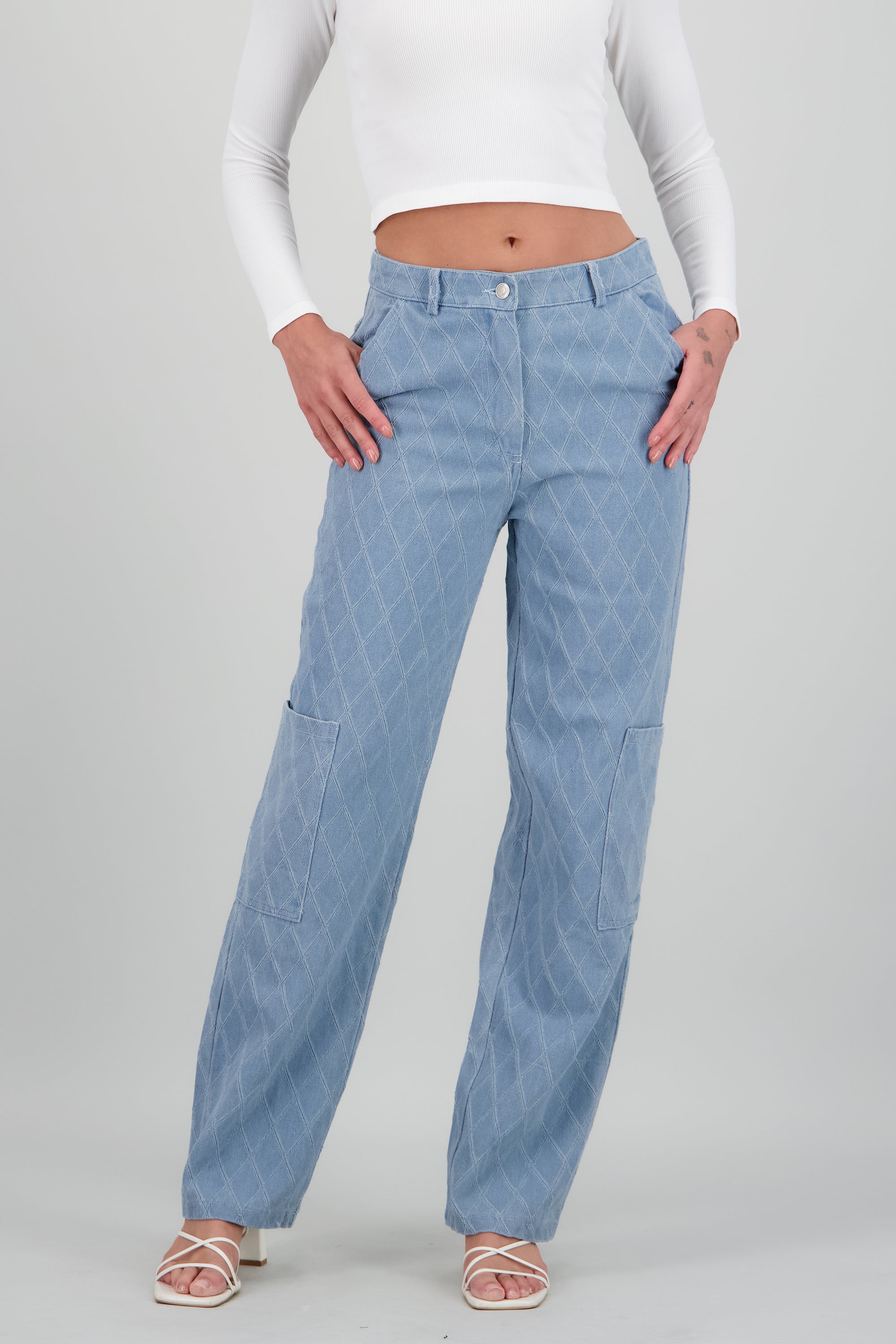 Jeans con detalle patron LIGHT WASH