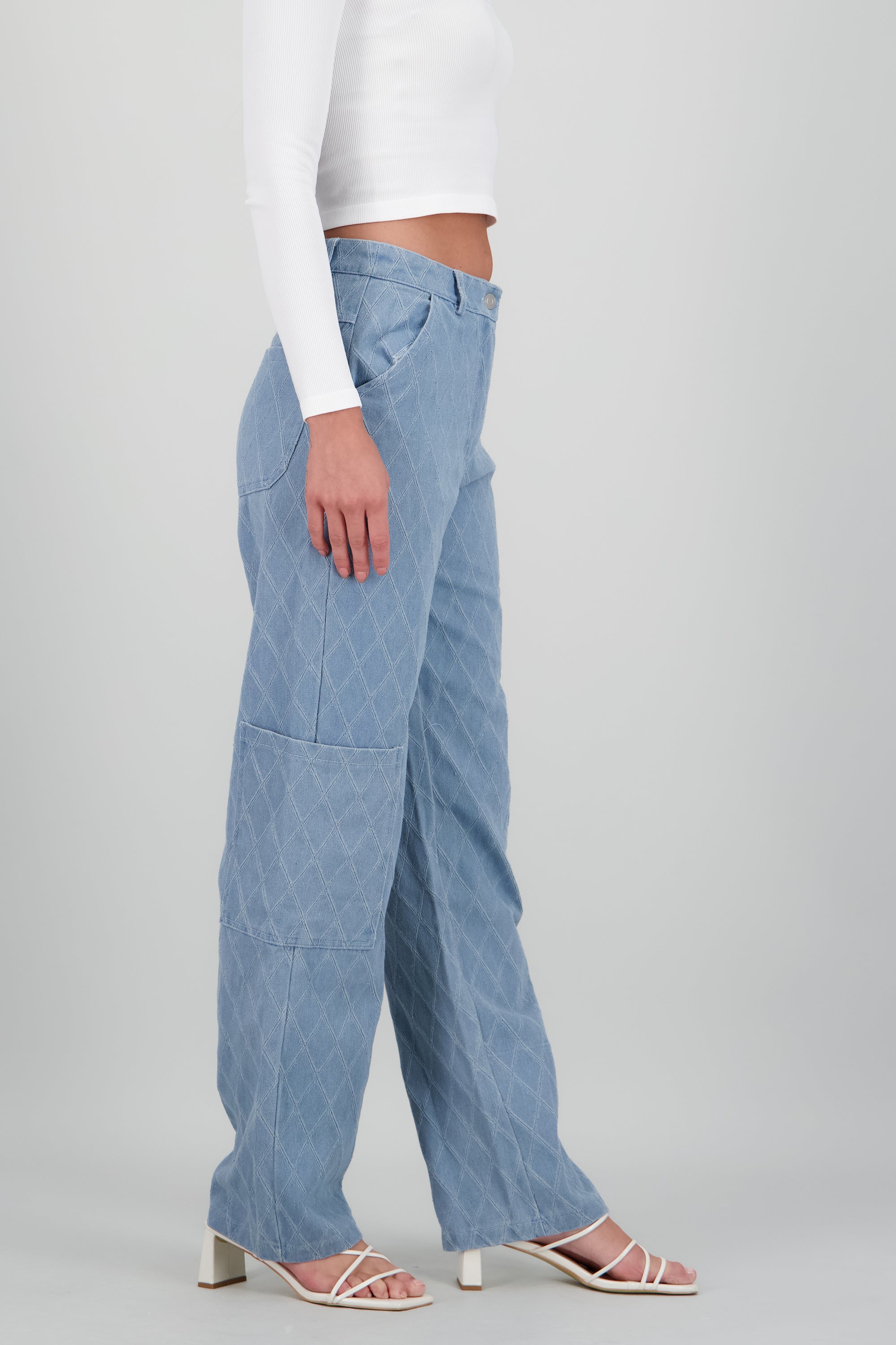 Jeans con detalle patron LIGHT WASH