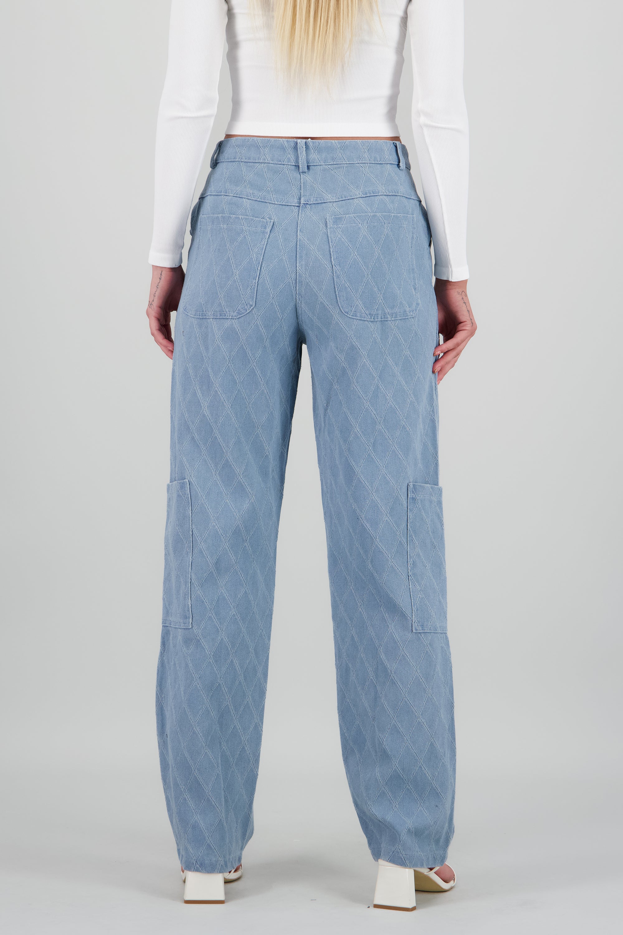 Jeans con detalle patron LIGHT WASH