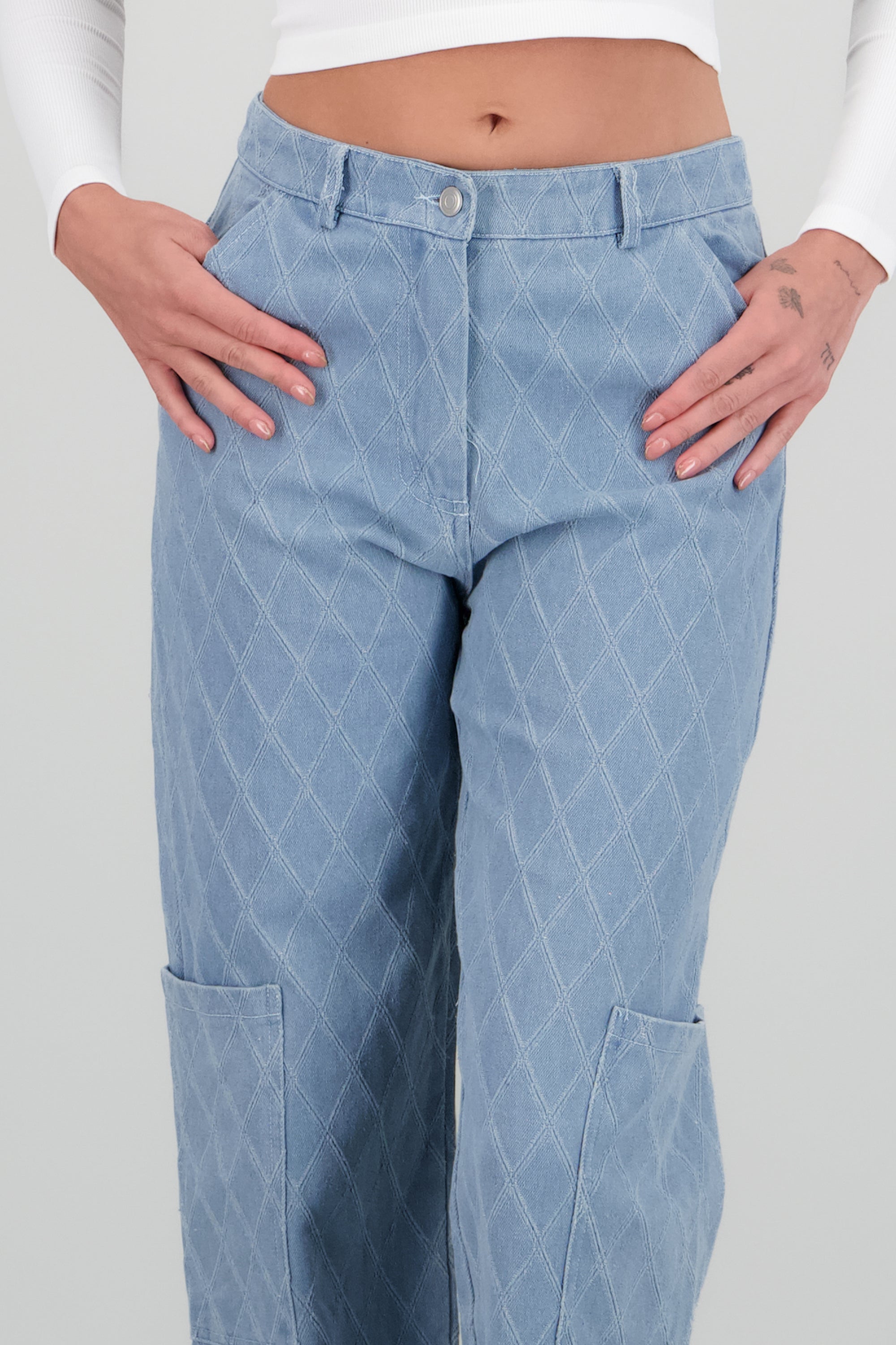 Jeans con detalle patron LIGHT WASH