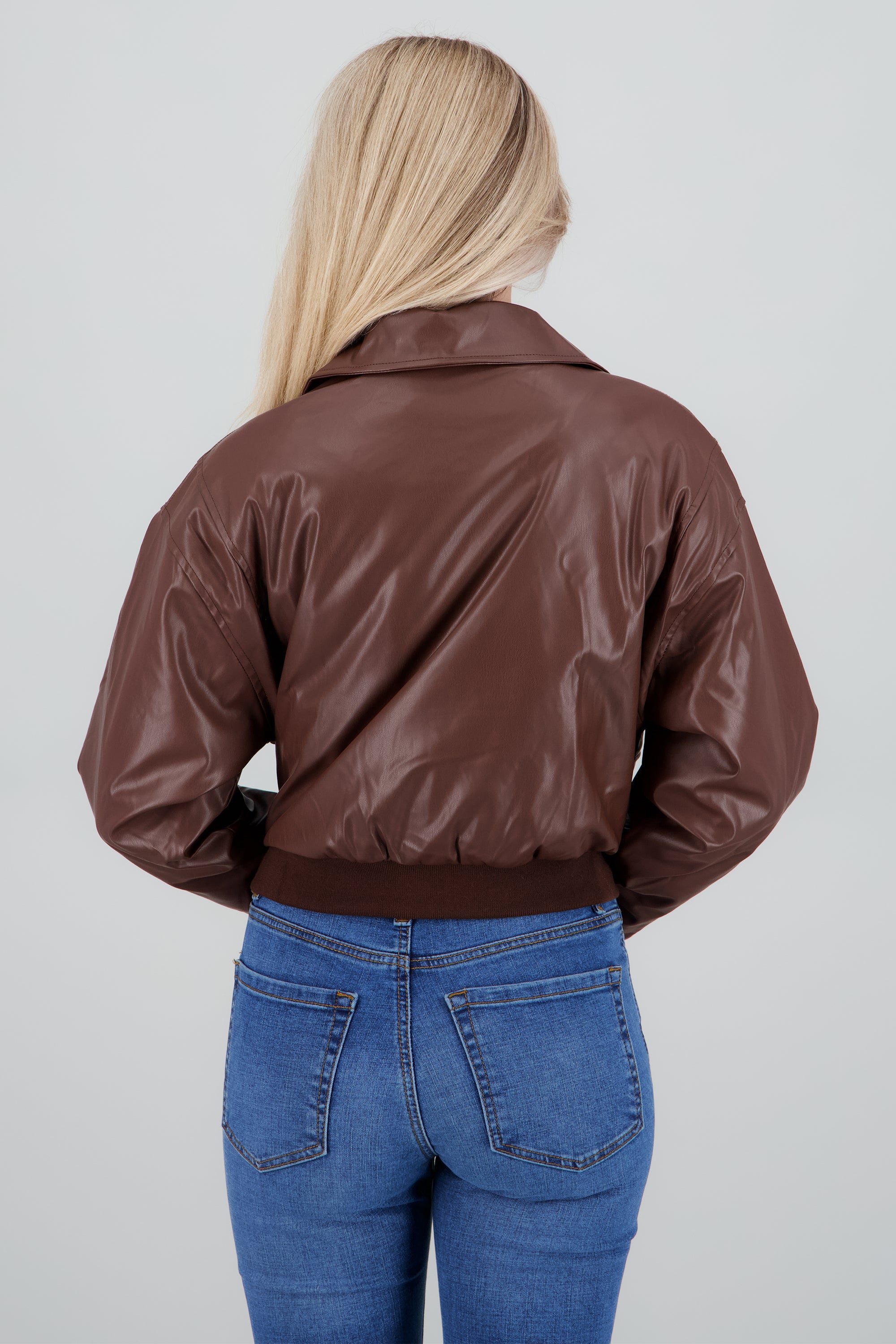 Chamarra PU detalle bolsas CAFE