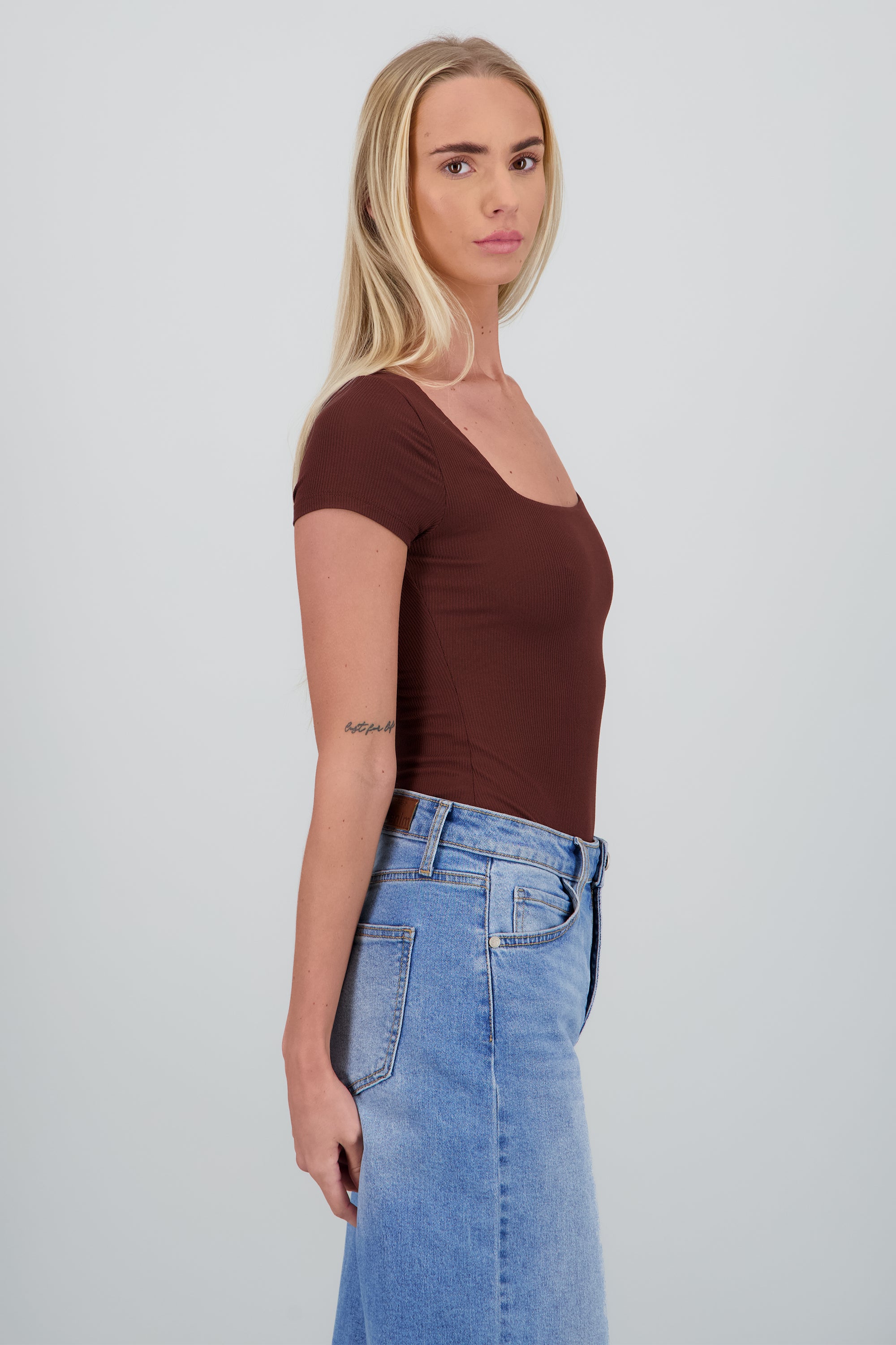 Body doble tela liso manga corta CHOCOLATE