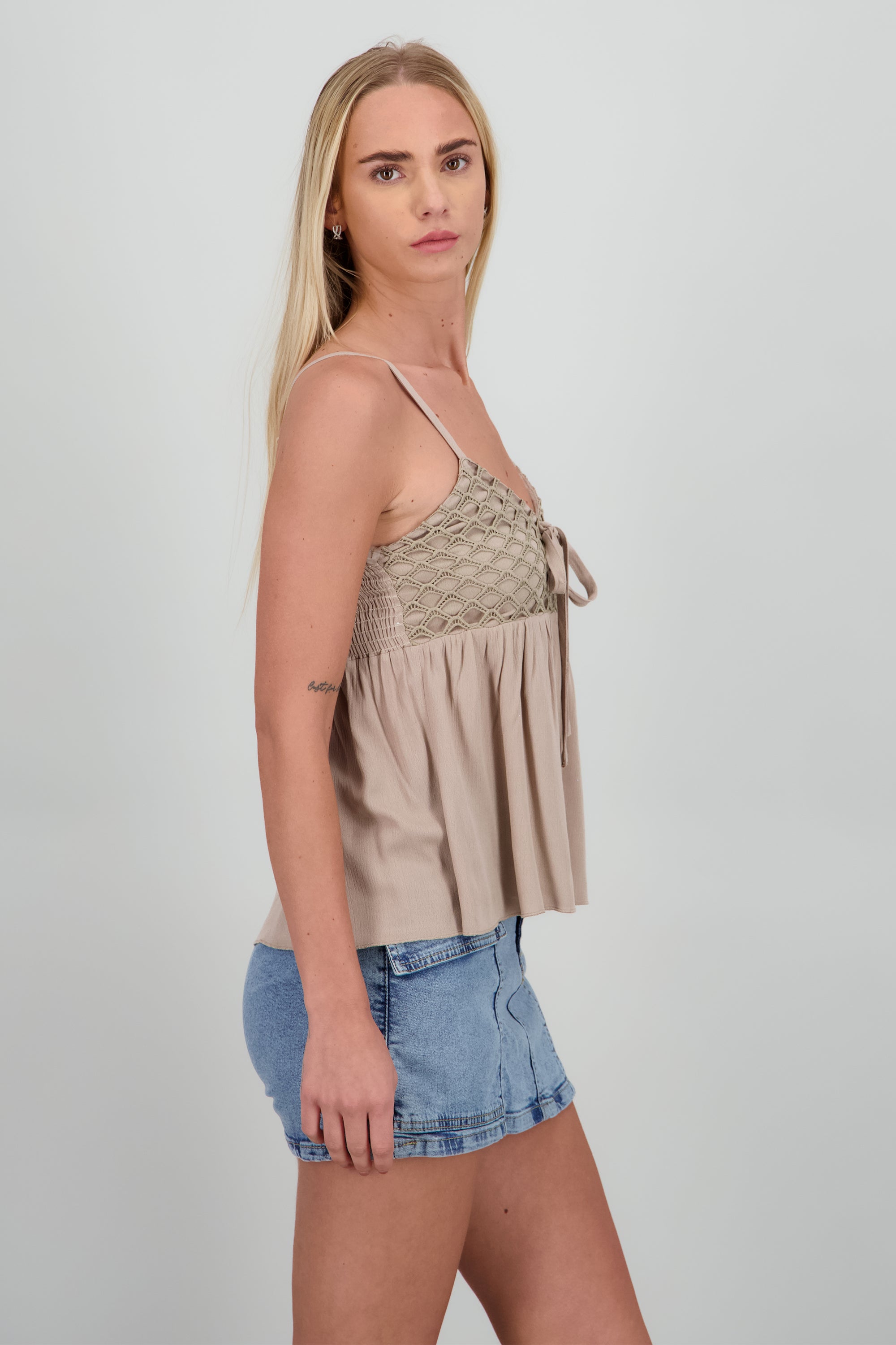 Top tirantes detalle textura ARENA