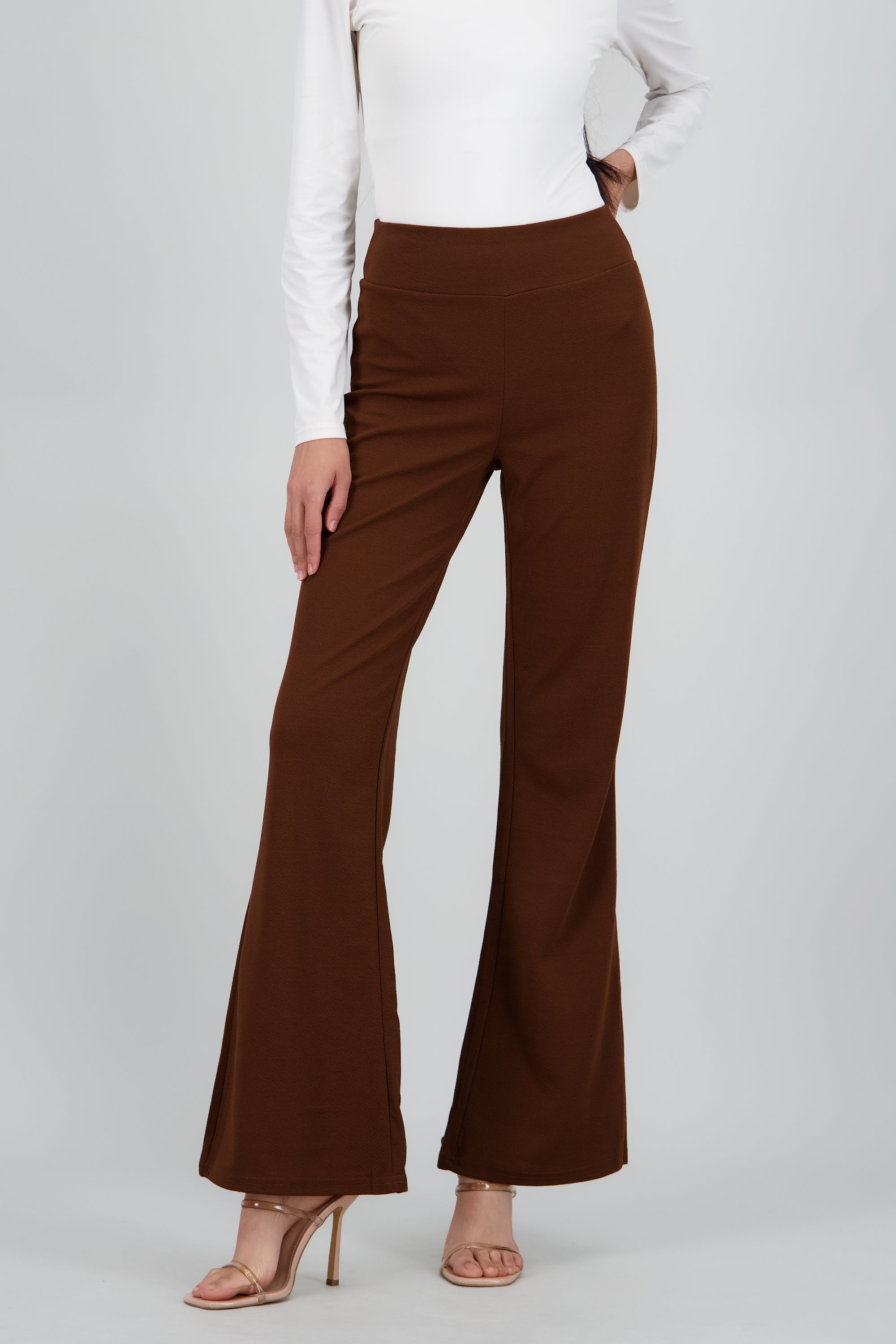 Pantalon pierna ancha liso CAFE