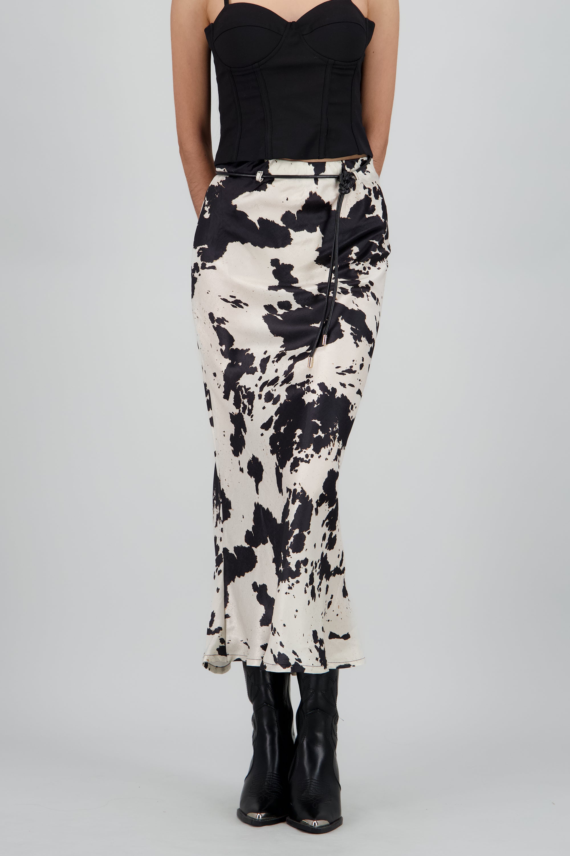 Falda estampado vaca con cinuron NEGRO COMBO