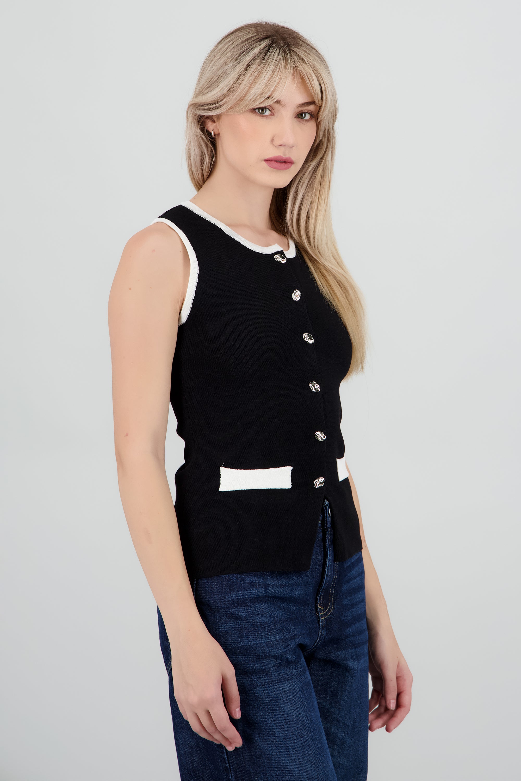 Chaleco con botones contraste NEGRO COMBO