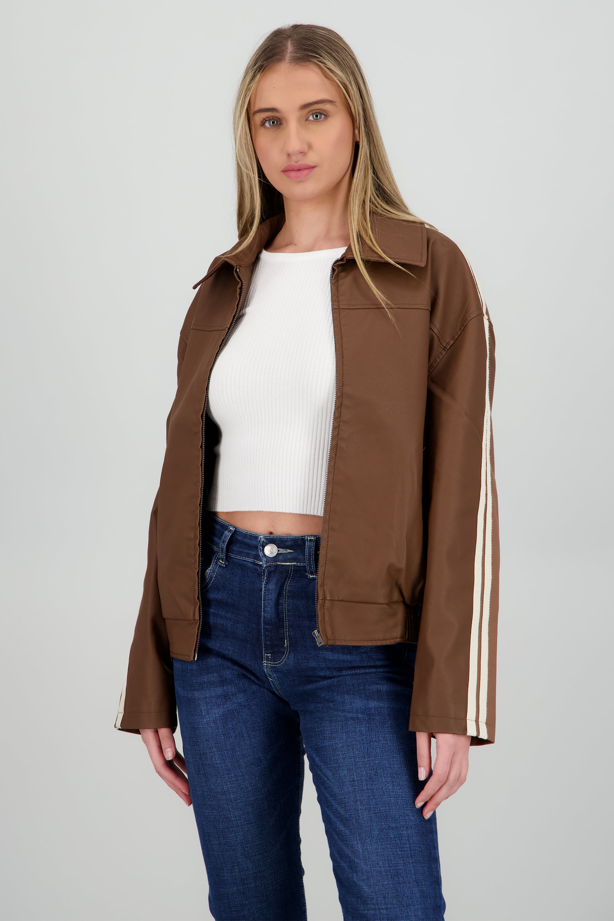 Chamarra PU lineas CAFE COMBO