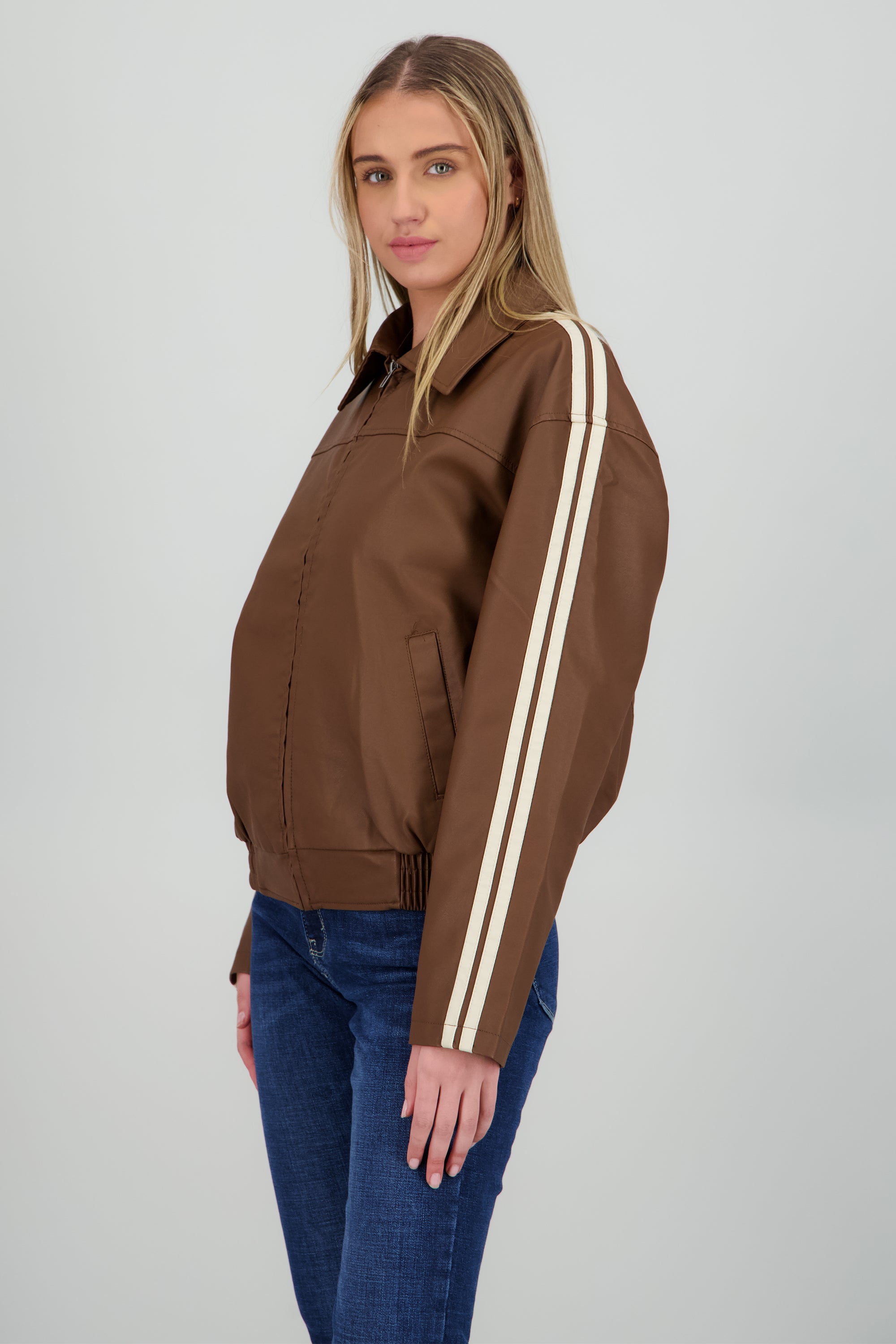 Chamarra PU lineas CAFE COMBO