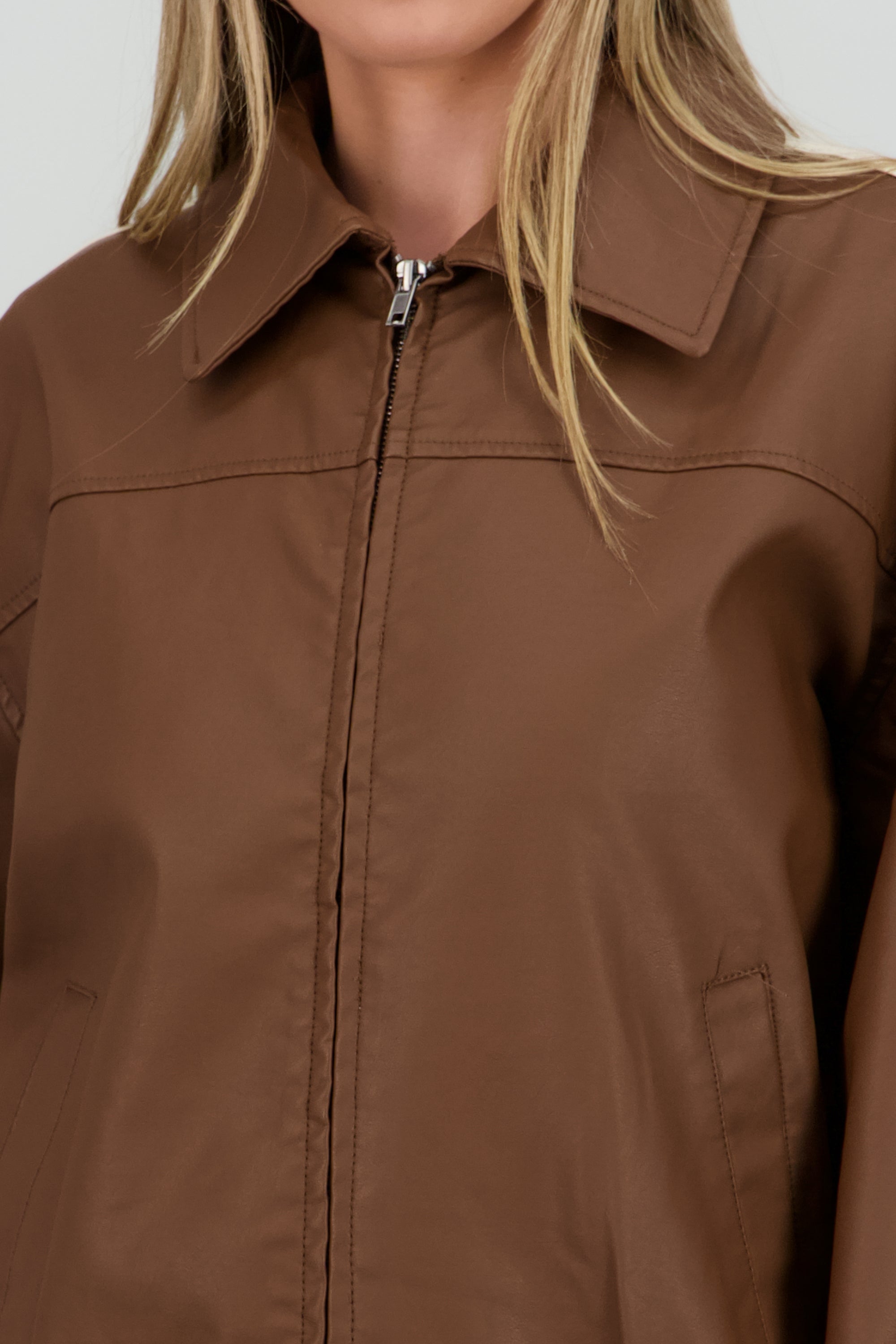 Chamarra PU lineas CAFE COMBO