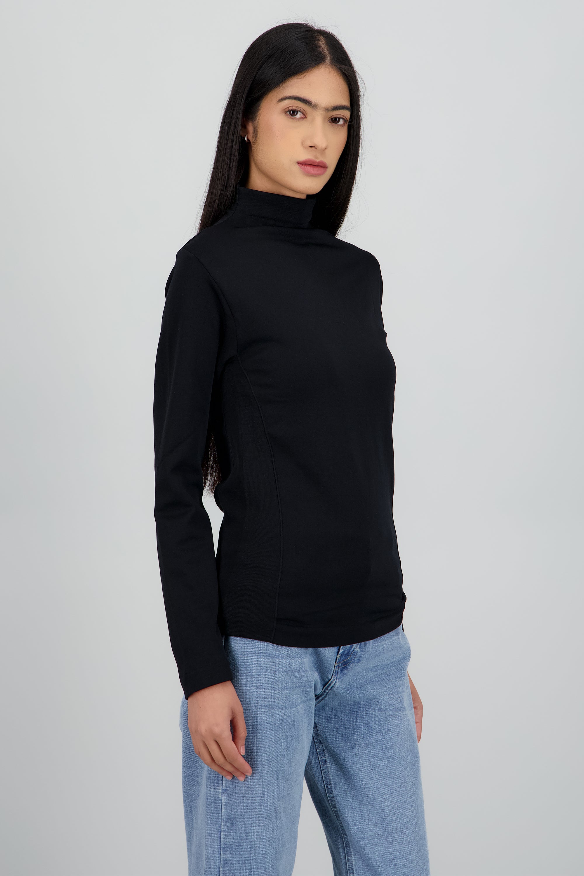 Top cuello alto manga larga liso NEGRO